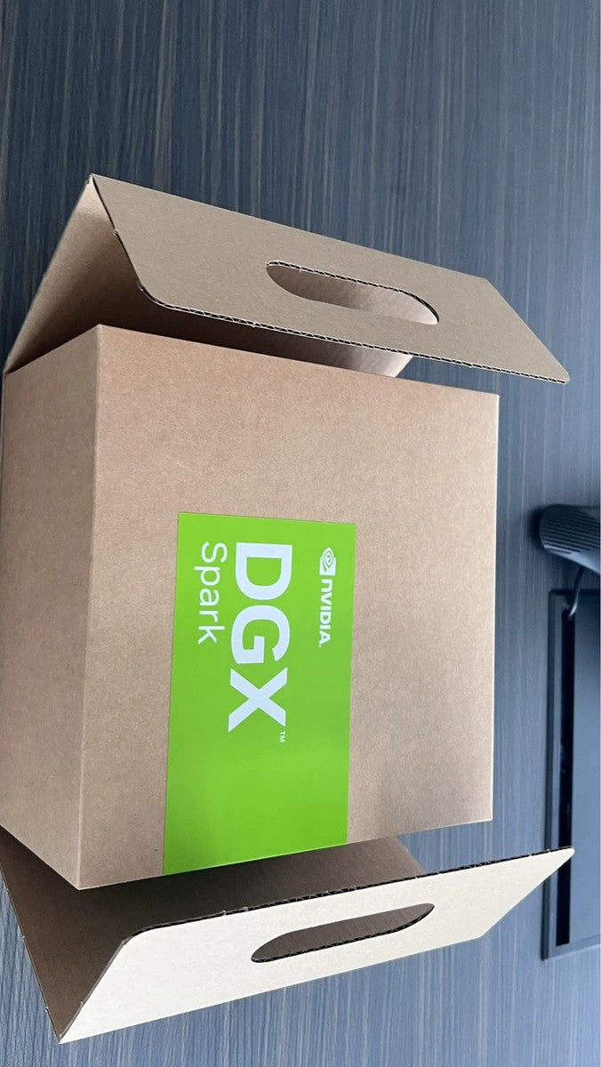 NVIDIA DGX Spark 4 TB NVMe 128 GB DDR5x 1000 AI TOPS GB10 Grace Blackwell