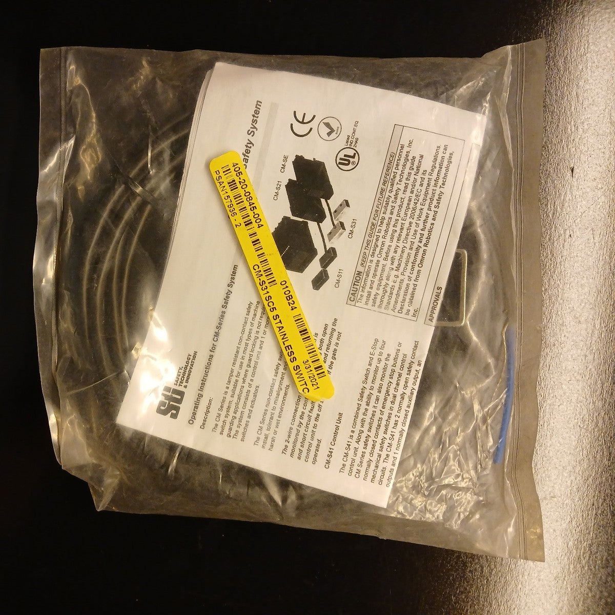 CM-S31SC5 INTERLOCK MAGNETIC Safety Switch Actuator Omron 44536-3105