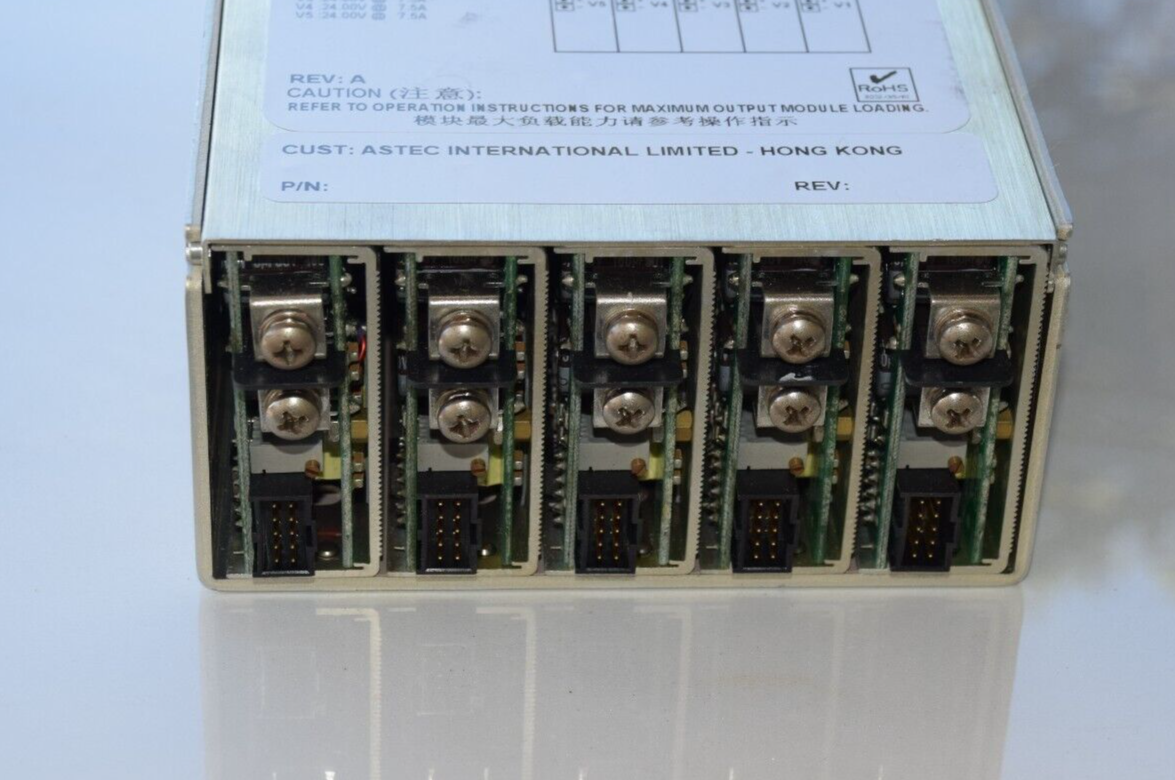 Emerson Networks Astec MVP SeriesMP4-1Q-1Q-1Q-1Q-1Q-00 / 24V @ 7.5A Power Supply