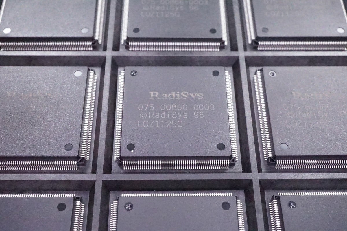 R400EX Radisys System Controller for Intel486 CPUs 208-PQFP SMT 075-00866-0003