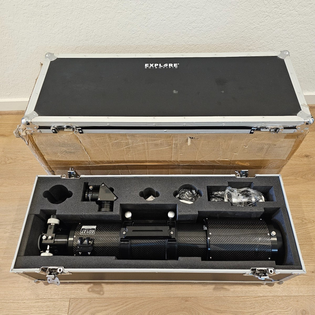 Explore Scientific ED 127mm f/7.5 Carbon Fiber Triplet ED APO Refractor