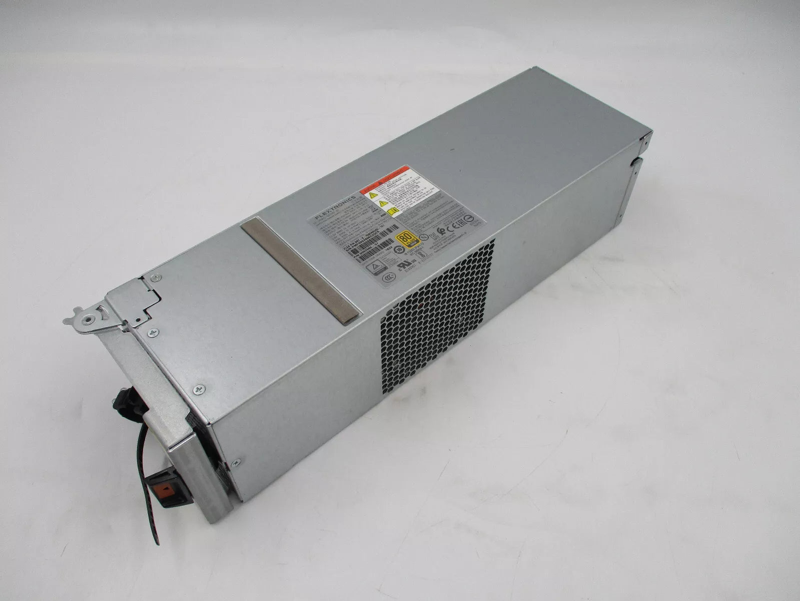Lenovo SP-PCM02-HE580-AC 584W 80 Plus Oro FRU PN: 01DC150