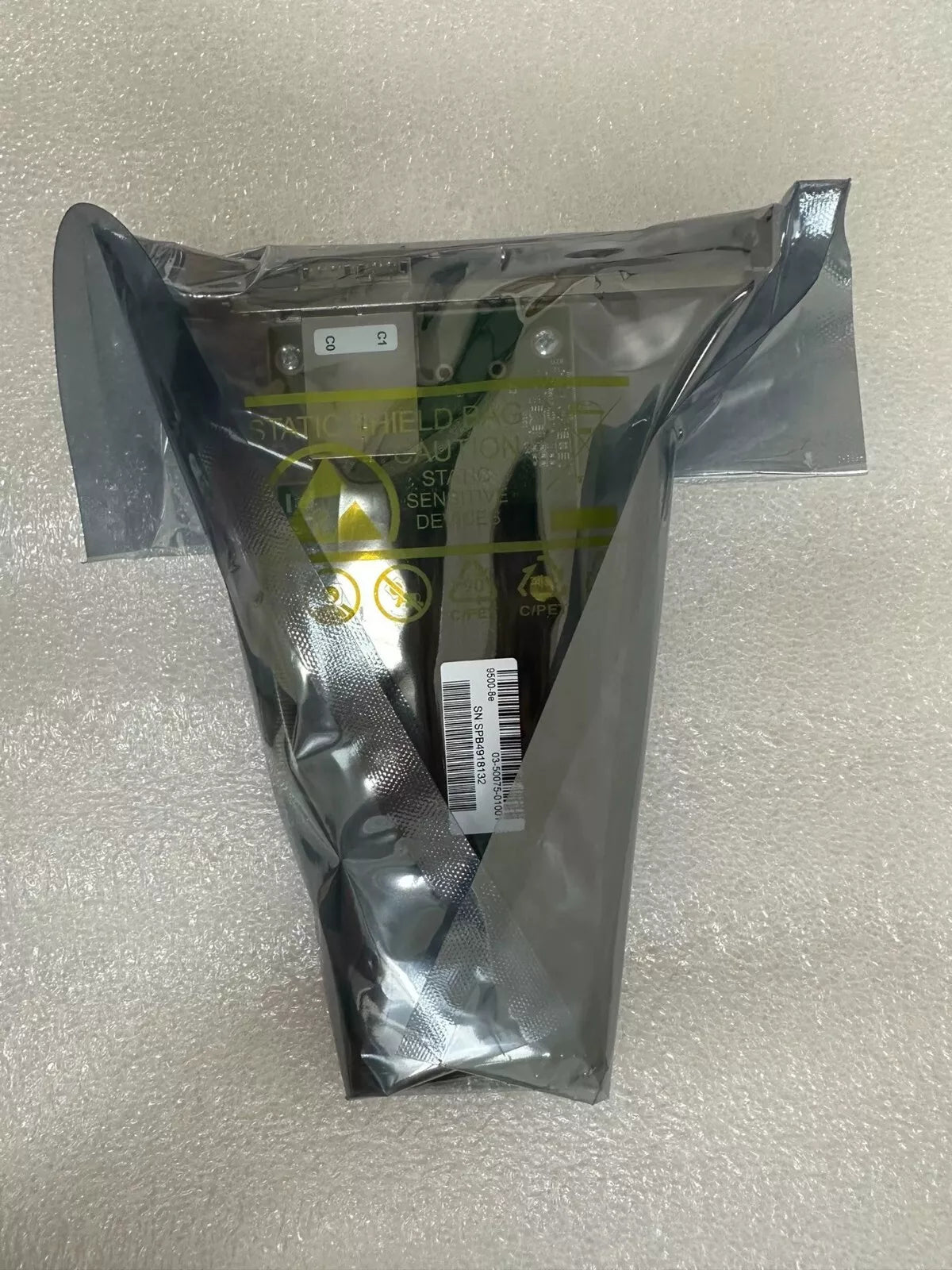 LSI / Broadcom 9500-8e HBA Tri-Mode (03-50075-01) 05-50075-01 PCIe 4.0 HBA 12Gbps Storage Adapter