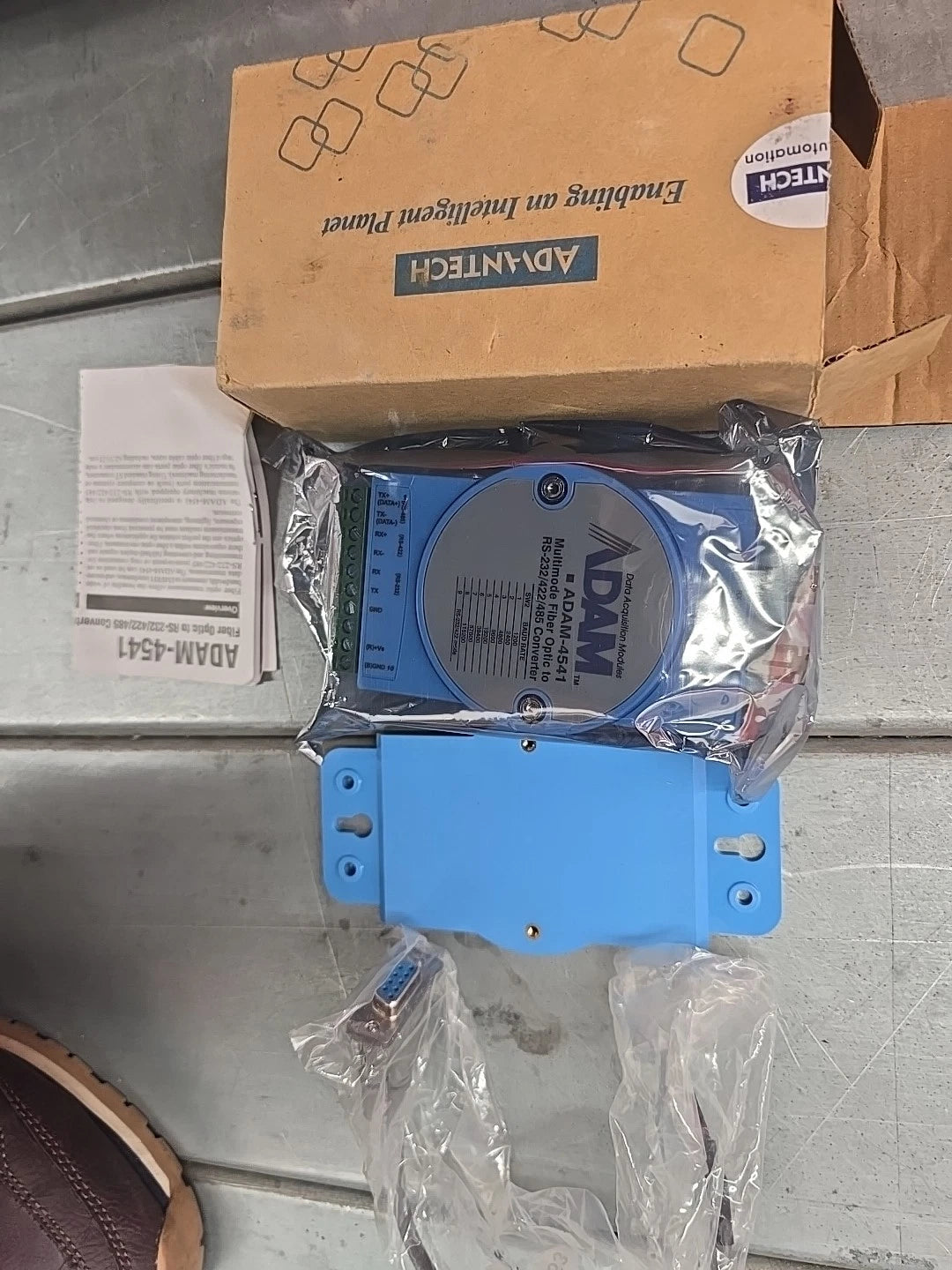 ADAM-4541-C FIBER OPTIC TO RS-232/422/485 CONVERTER