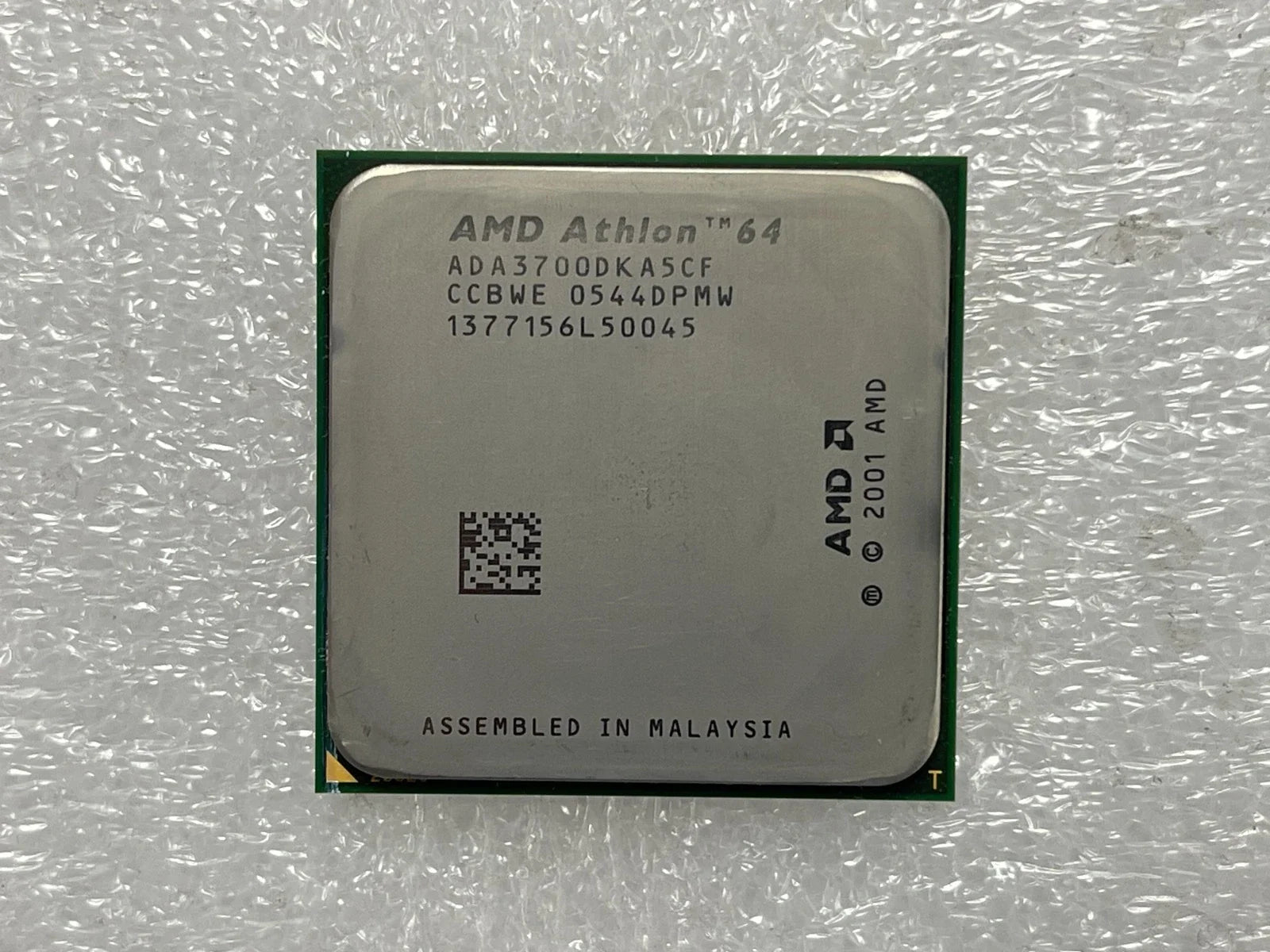 AMD Athlon 64 3700+ 2.2Ghz Socket 939 pins L1 1x128 L2 1x1024 E6 1.35V 89W Desktop Processor