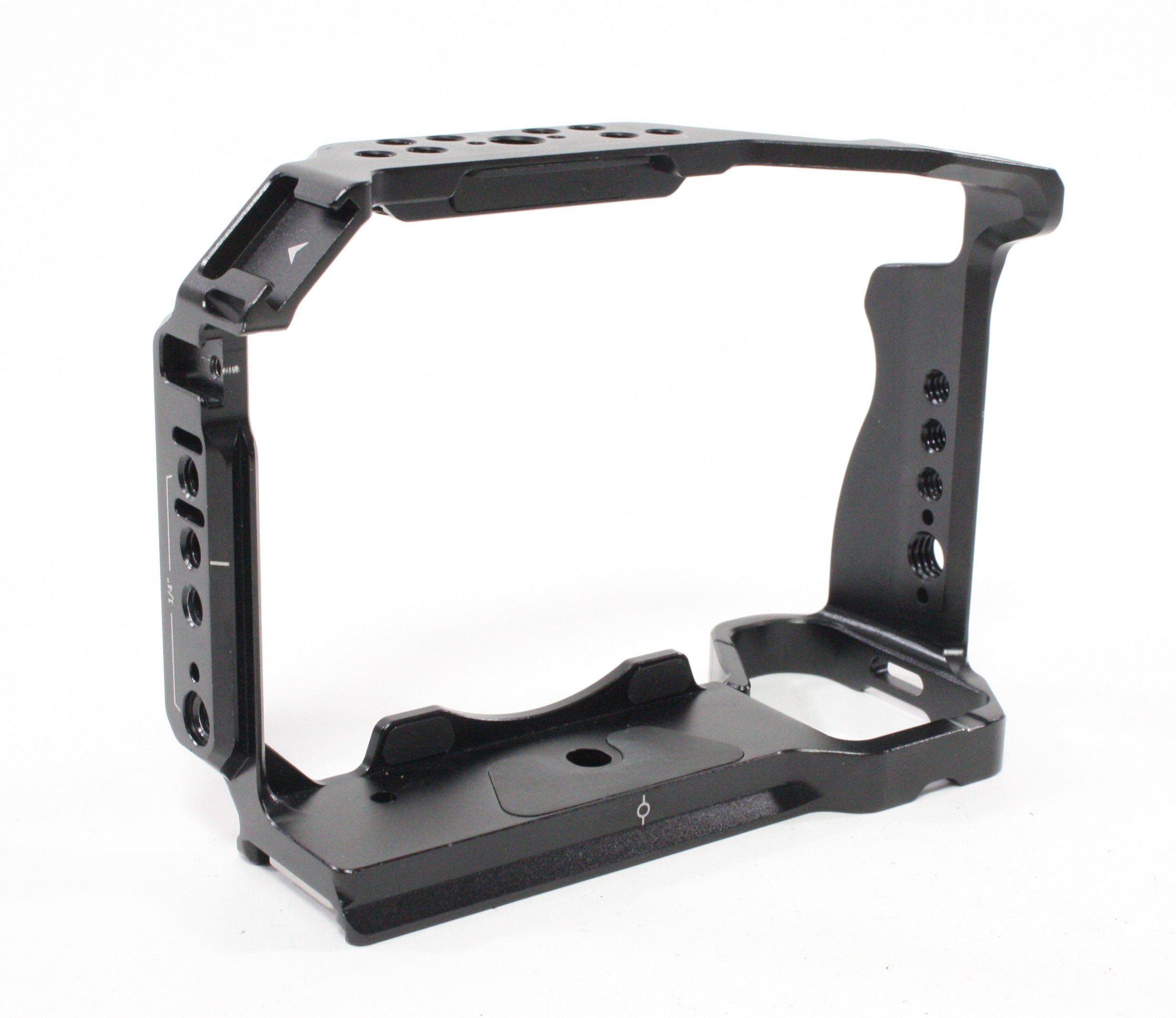 SmallRig Cage for Sony A7IV, A7RV& A7SIII Cameras Model 3667