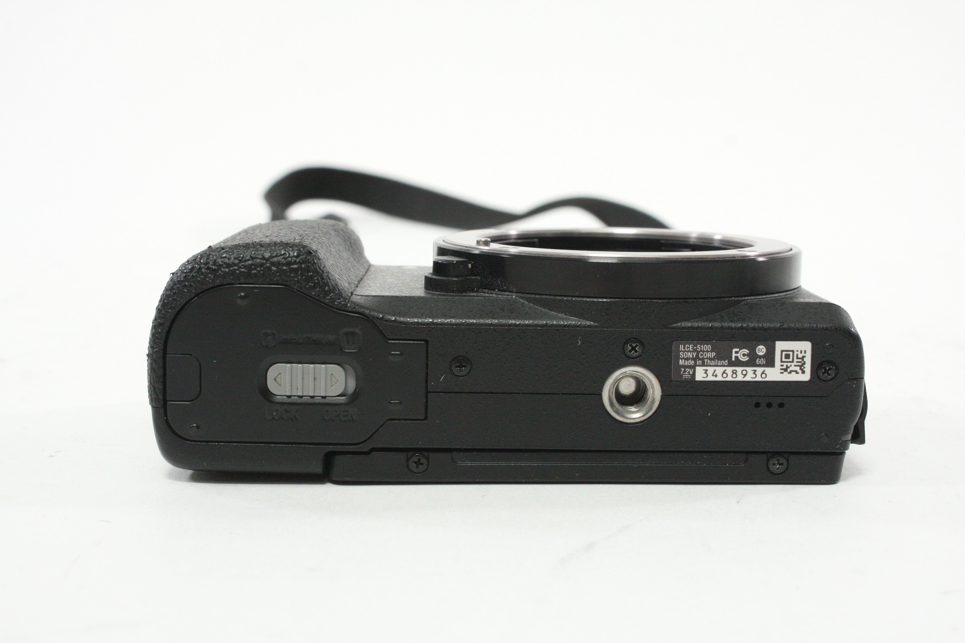 Sony a5100 Mirrorless Camera Body AS-IS