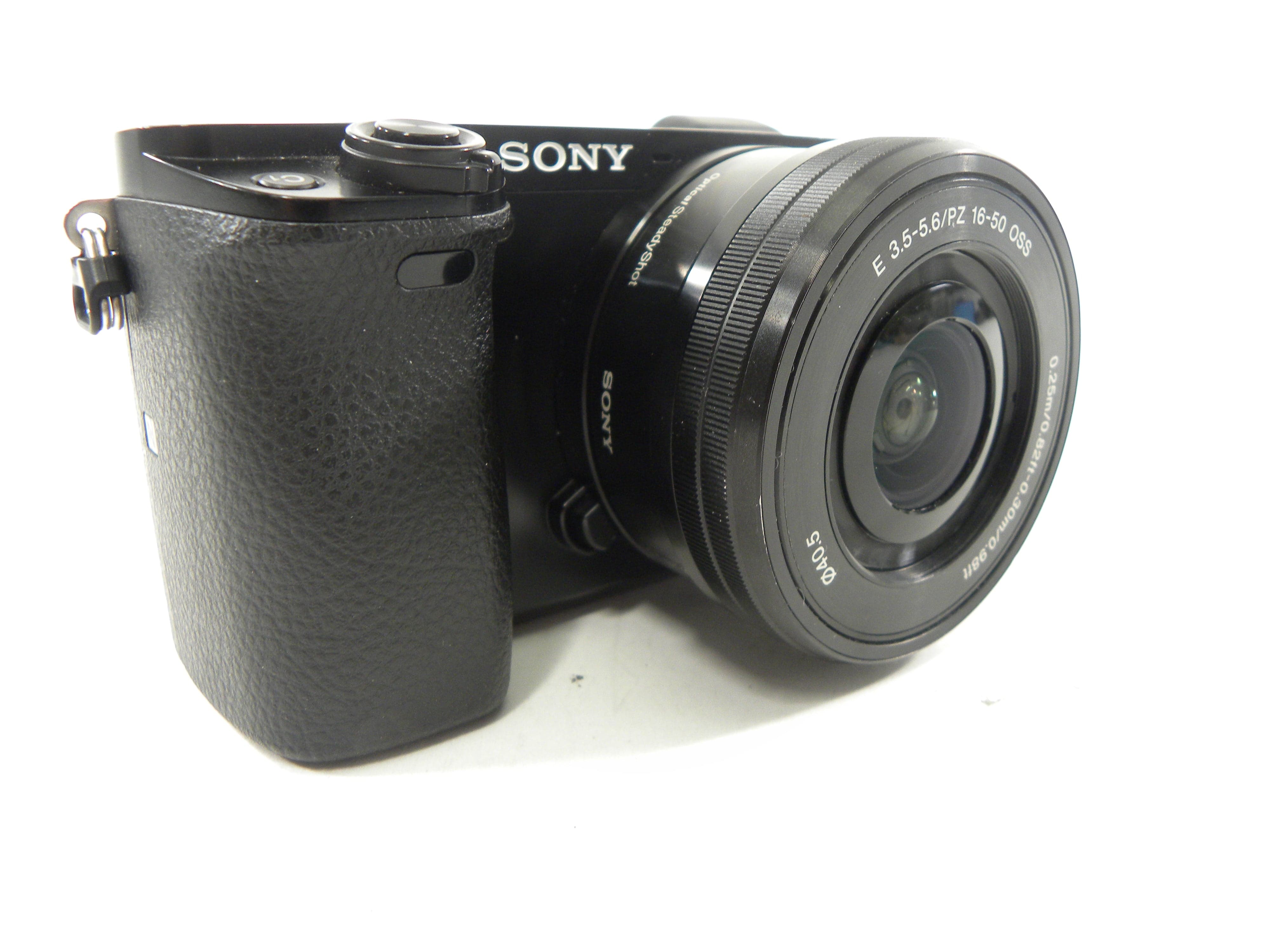 Sony a6000 24.3mp Mirrorless Digital w/16-50 PZ OSS Shutter Ct. 6,031