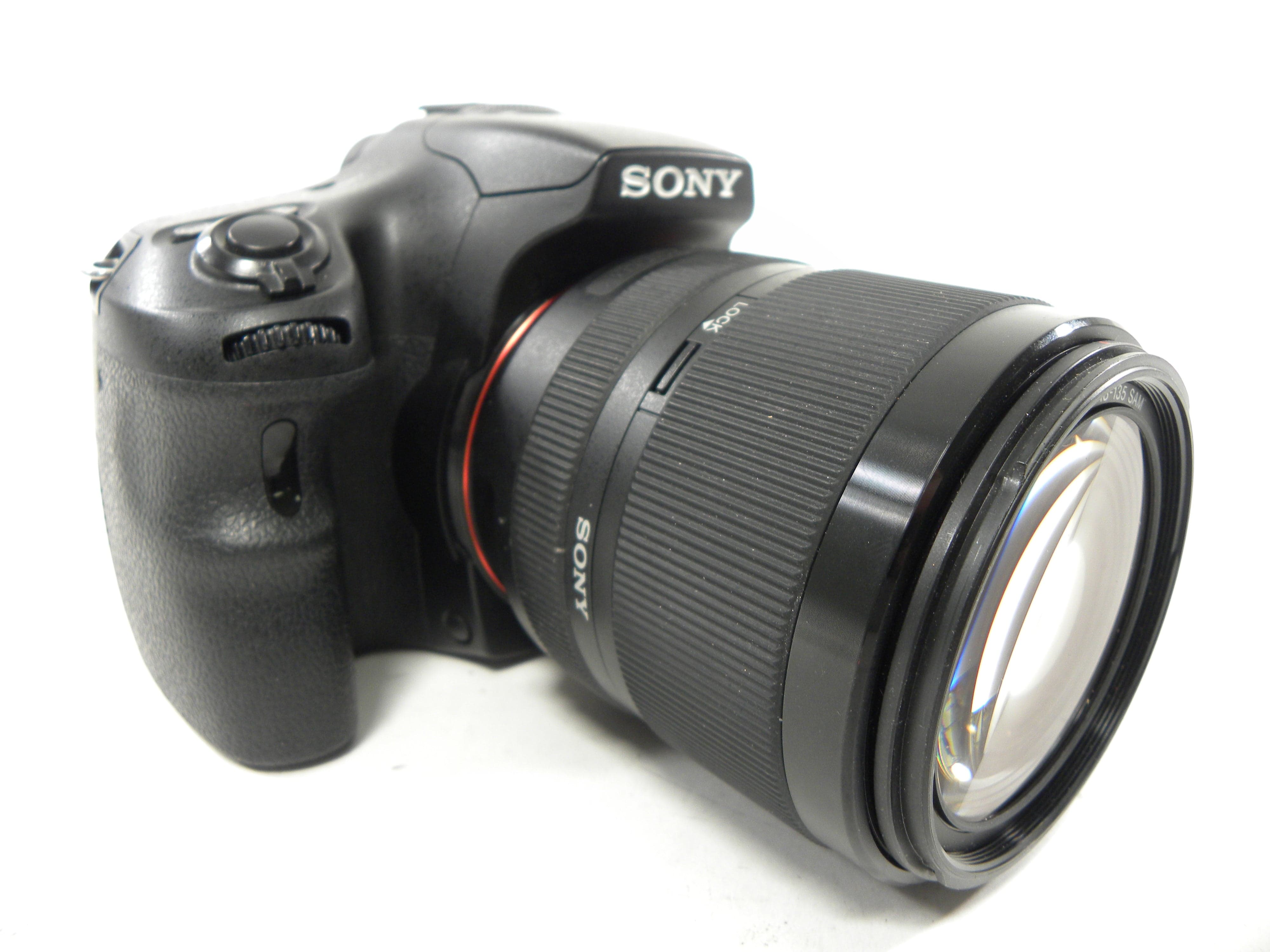 Sony a65 24.3mp Digital SLR w/ DT 18-135mm f3.5-5.6 A Mount
