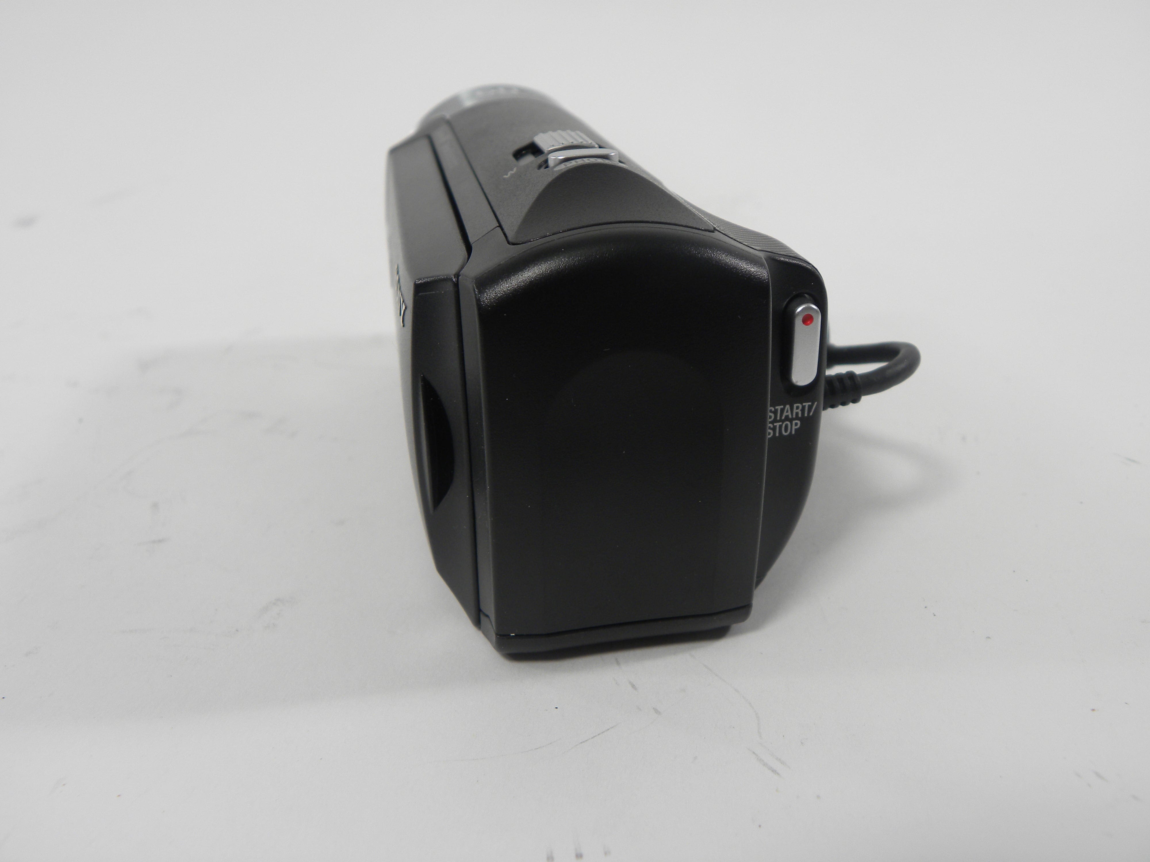 Sony HDR-CX405 9.2mp Digital Handycam Still Image Recorder