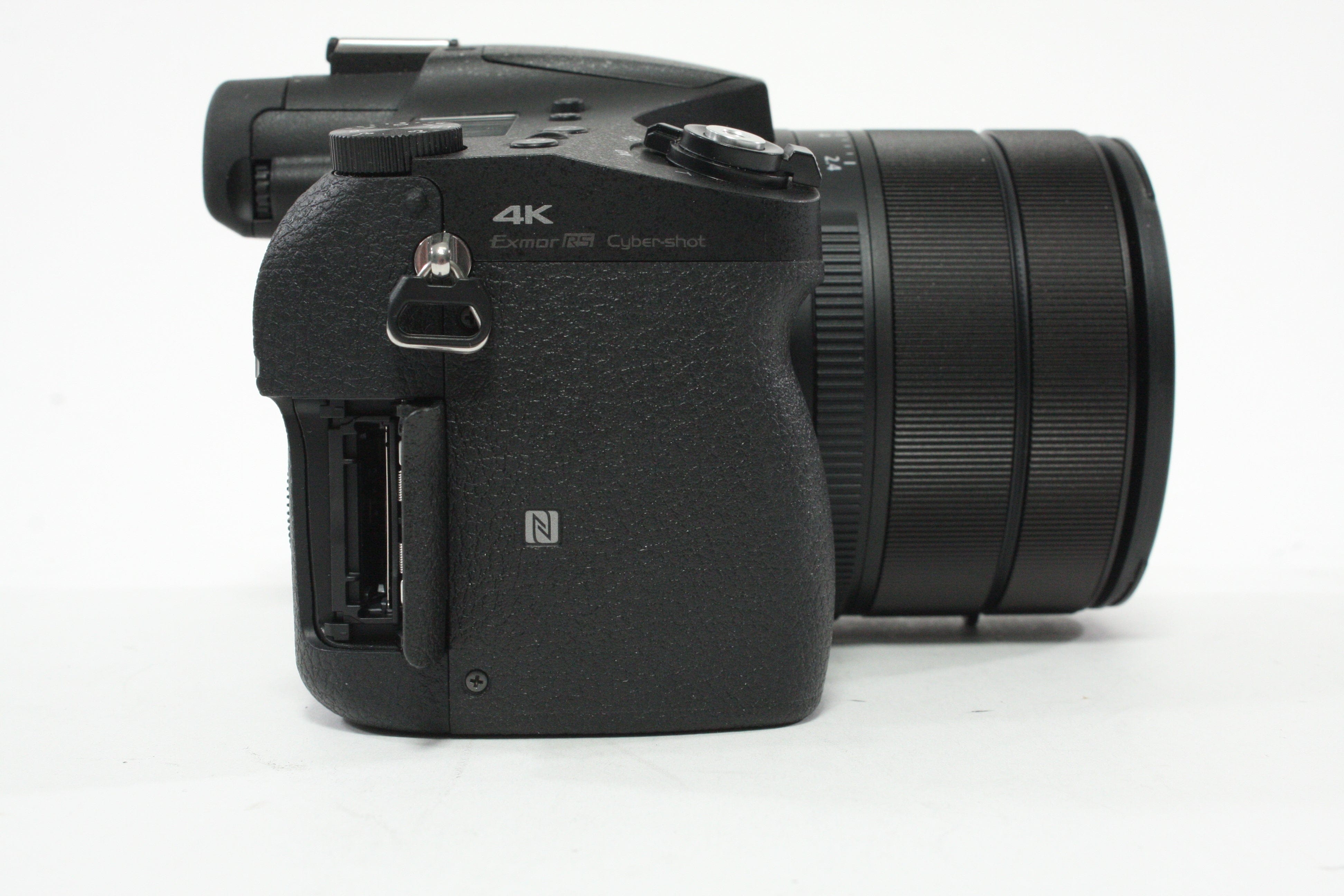 Sony RX10 IV Digital Camera 25x Zoom 20.1mp