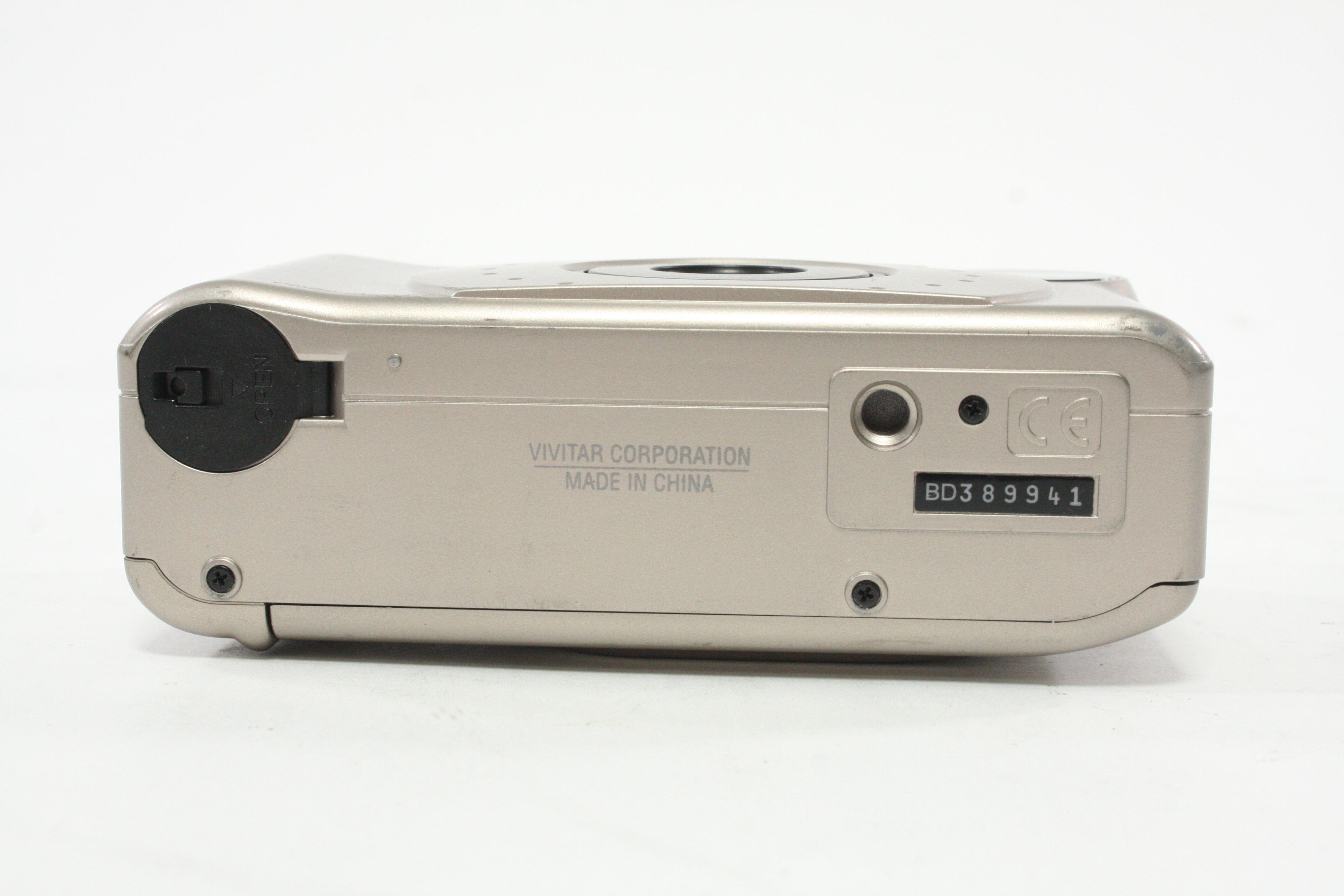Vivitar PZ7000 QD 35mm Point-and-Shoot Camera with 35-70mm Lens