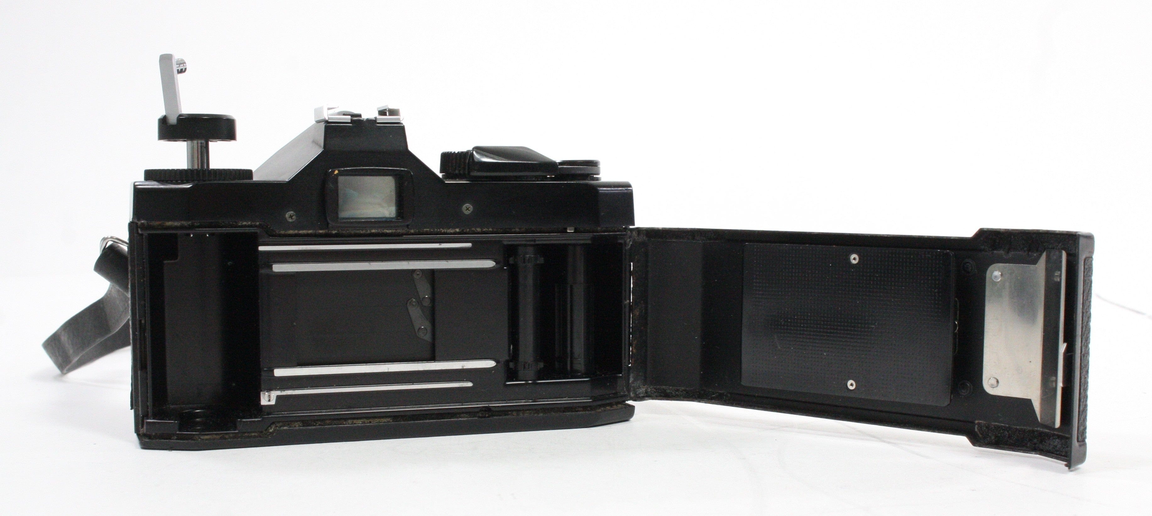 Vivitar XV-10 35mm SLR Camera with 50mm f/2.0 Lens (AS-IS)