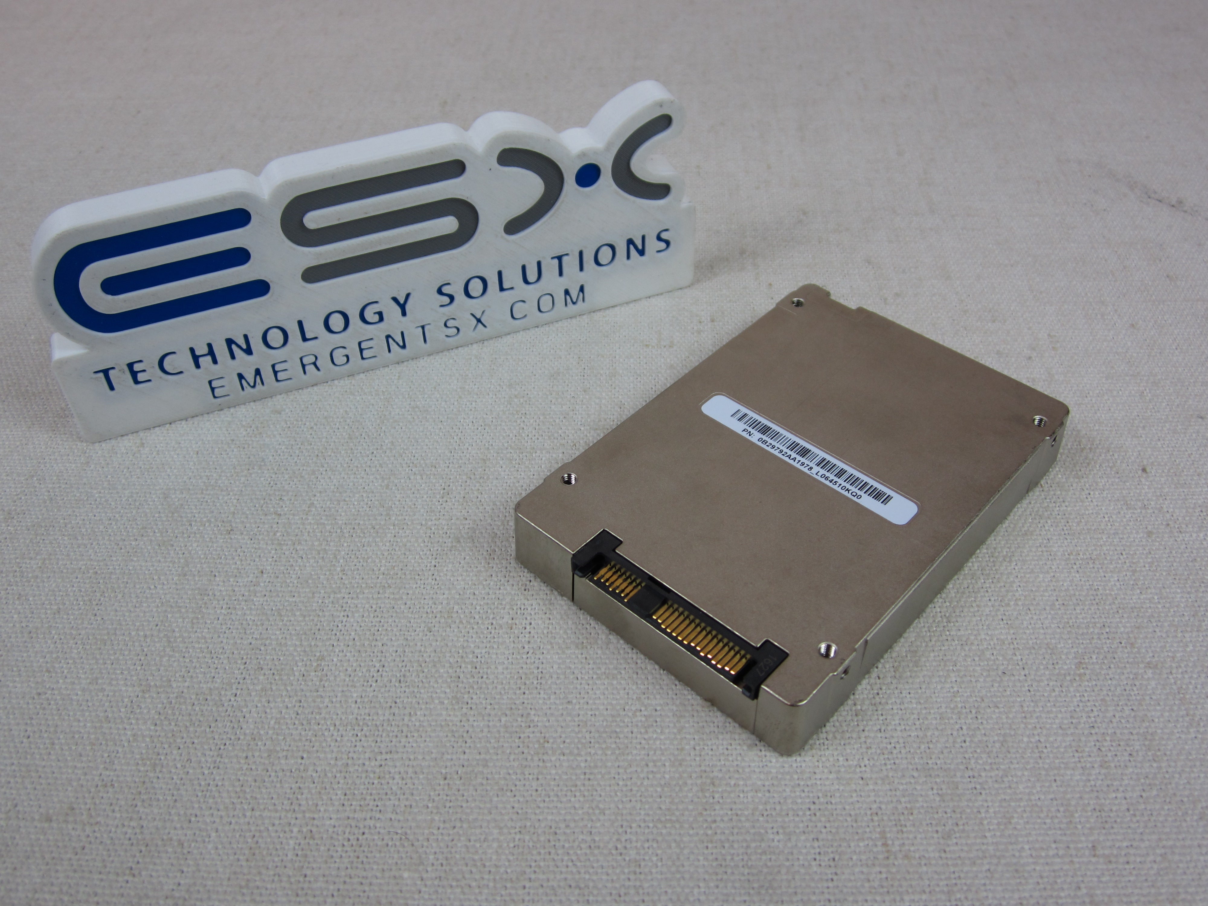Dell HX5K5 960GB 12Gb/s 2.5" SAS RI TLC SSD HUSMR1610ASS204 - 83% health no tray