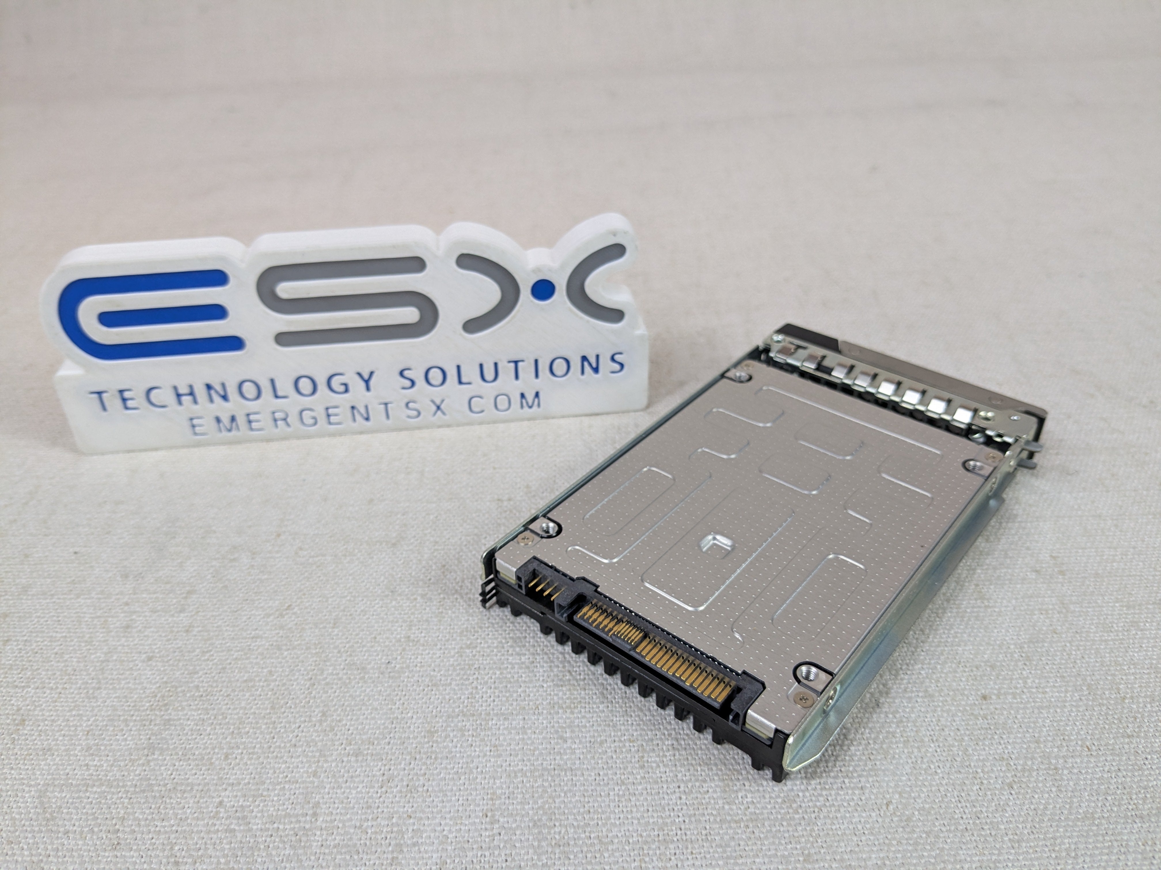 Dell GVTYD 1.6TB 12Gb/s 2.5" SAS Write Intensive SSD PX05SMB160Y w/ 14G Tray
