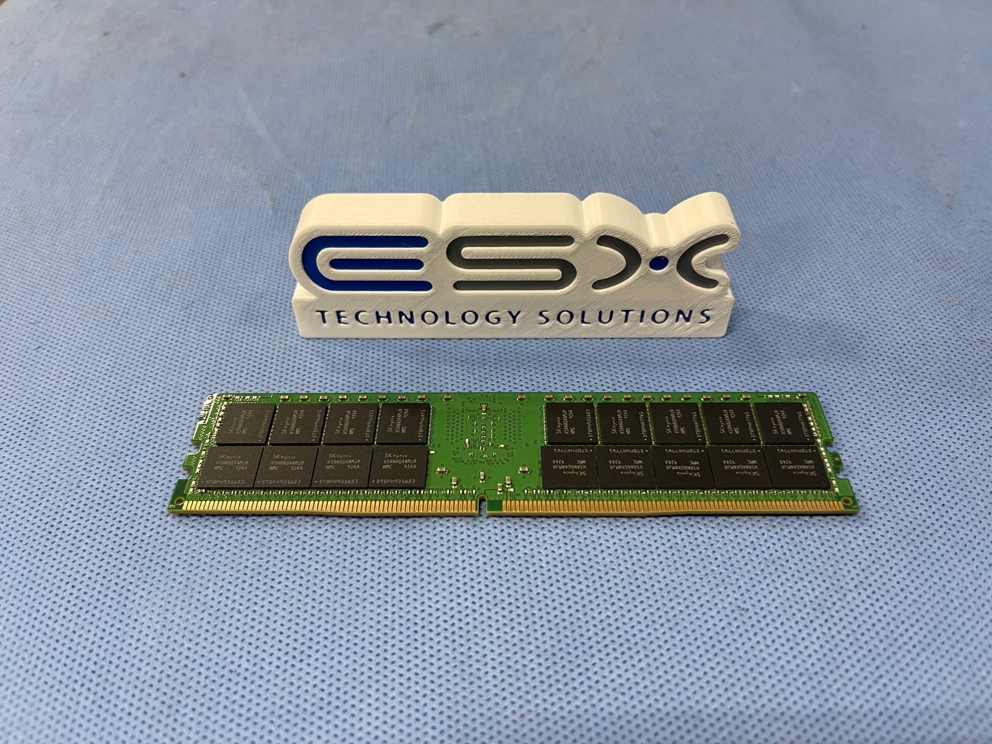Hynix HMAA8GR7MJR4N-WM 64GB 2Rx4 PC4-2933Y DDR4 ECC Server Memory DIMM