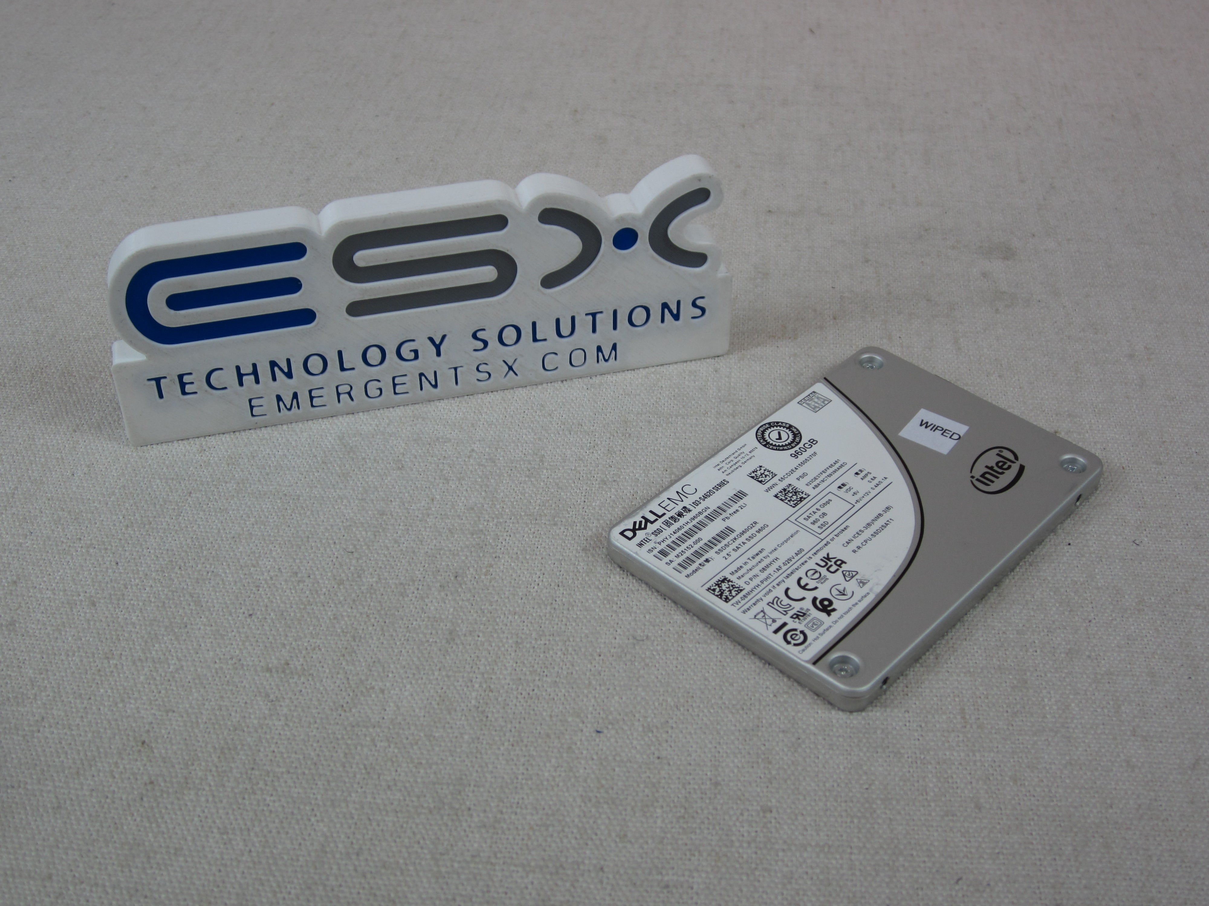 Dell 8MHYH 960GB 6Gb/s 2.5" Mix Use SATA SSD SSDSC2KG960GZR No Tray