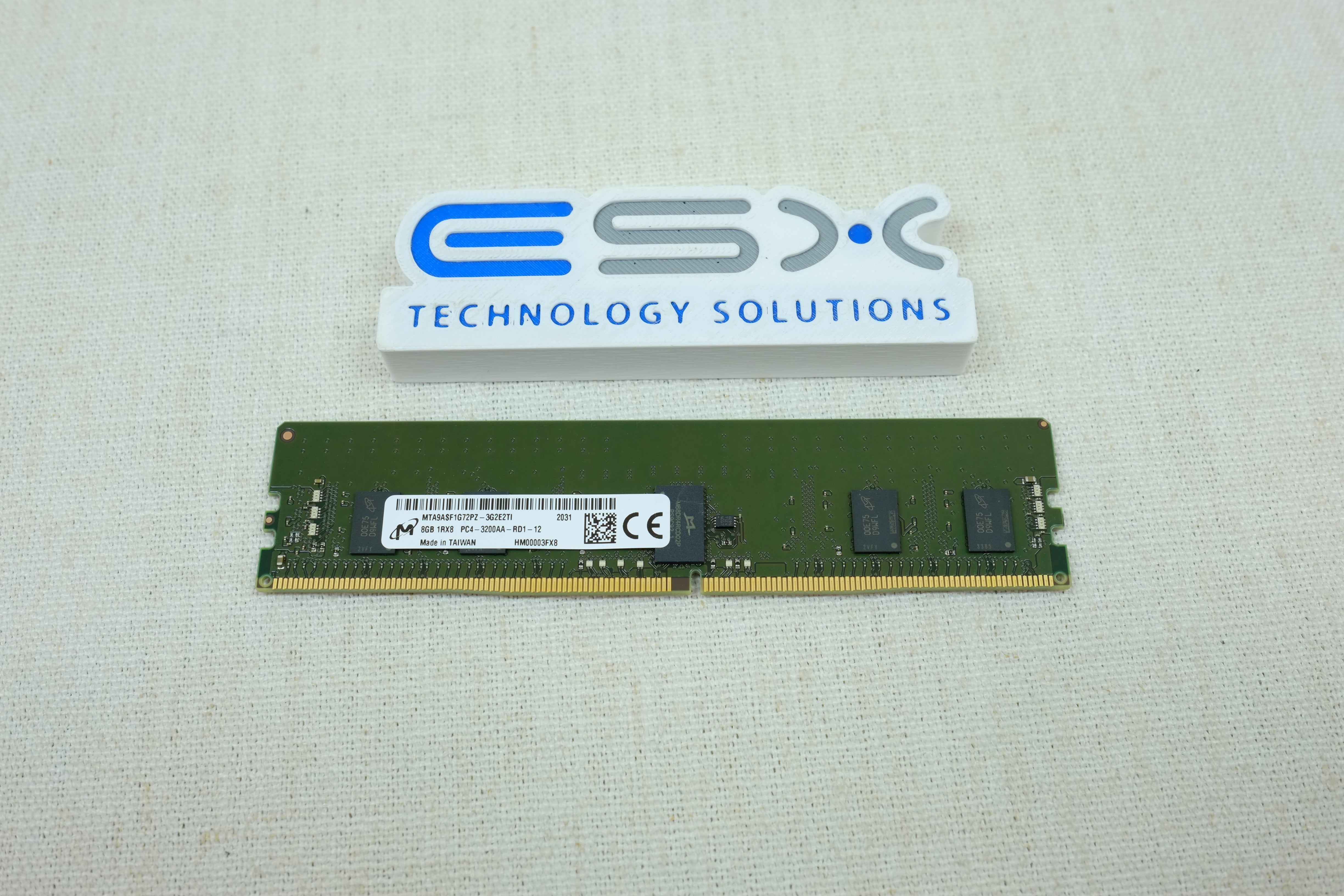 Micron MTA9ASF1G72PZ-3G2 8GB 1Rx8 PC4-3200AA DDR4 ECC Server Memor RDIMM