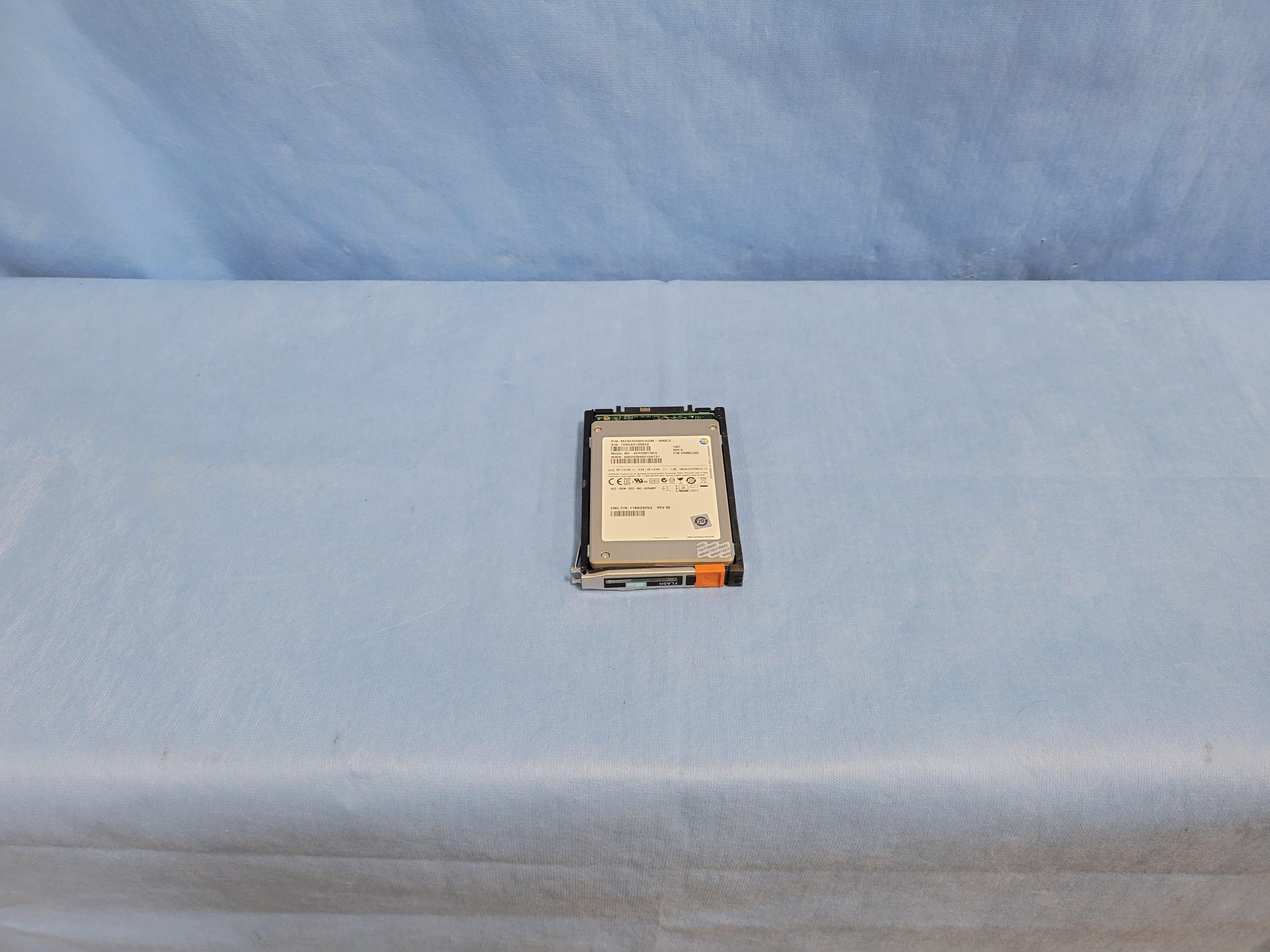 EMC V4-2S6F-200 - 200GB 2.5″ 6G SAS SSD Hard Drive 005050523