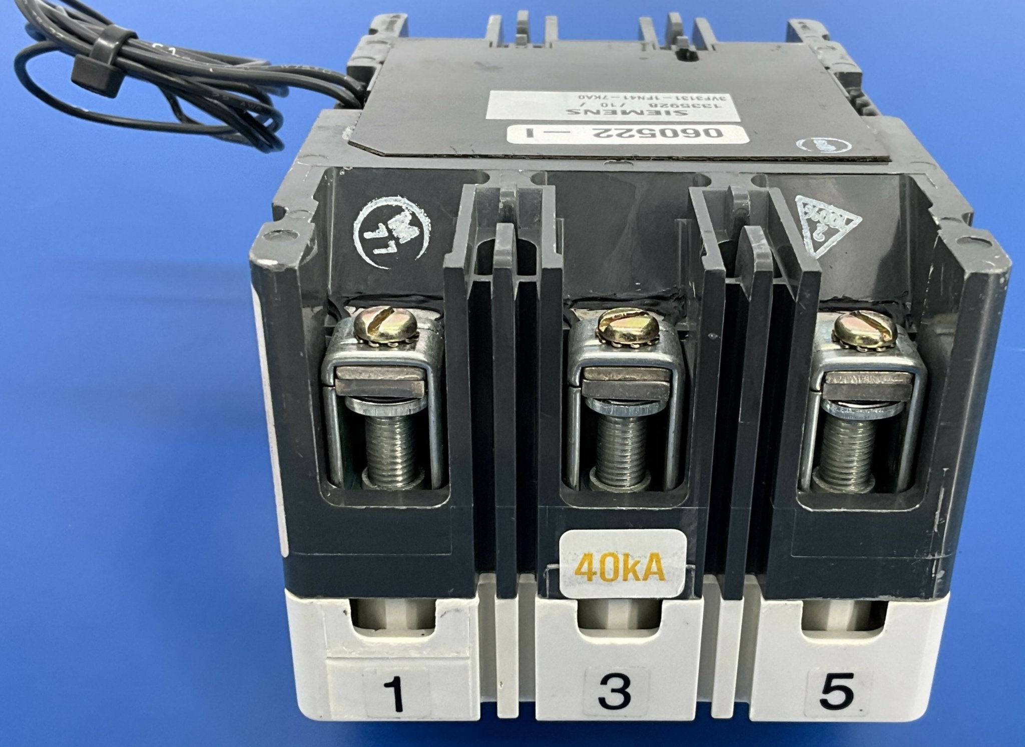 3 POLE CIRCUIT BREAKER (3VF3131-1FN41-7KA0 SIEMENS