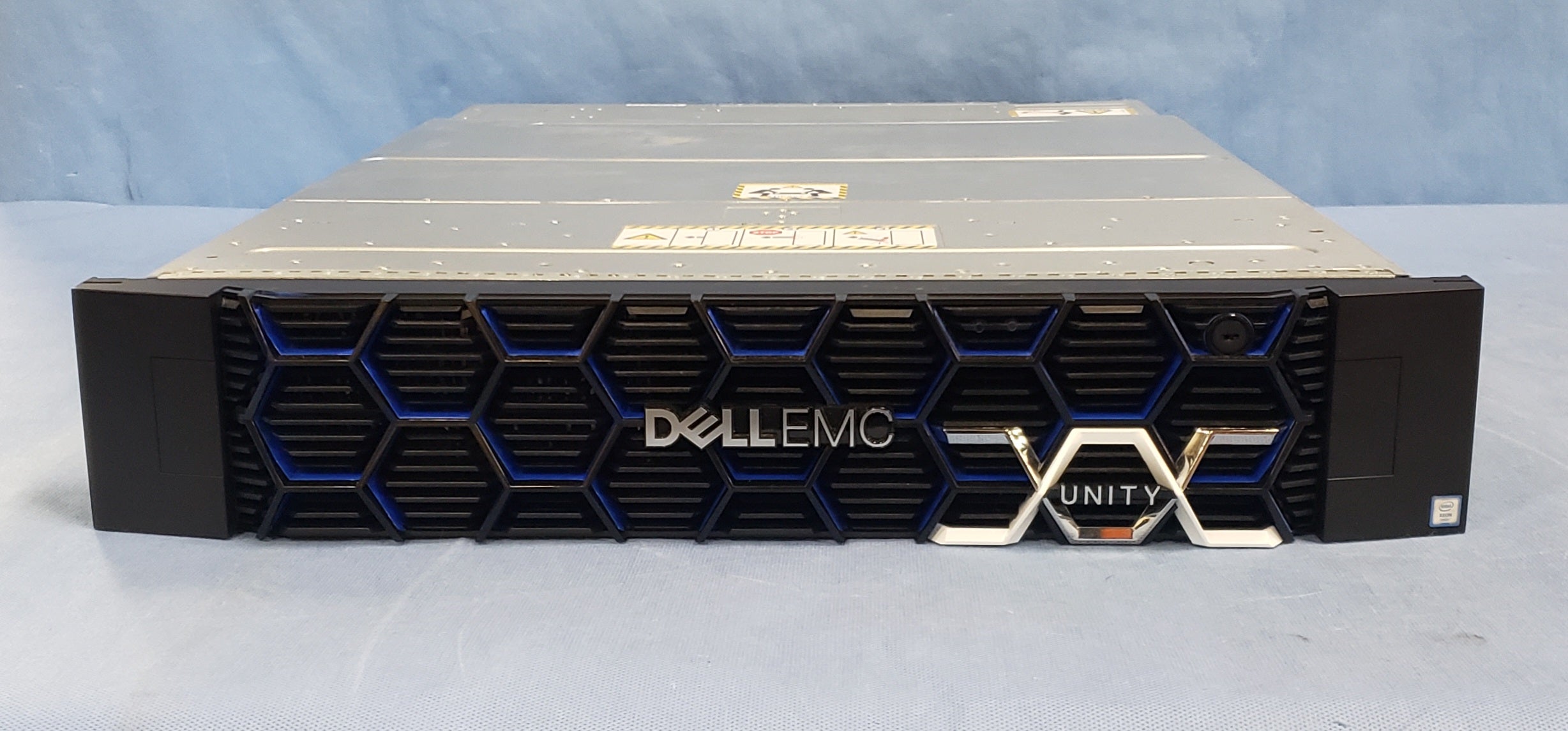 EMC Unity 450F Chassis – 3U, 25-Bay Enclosure - Dual controllers