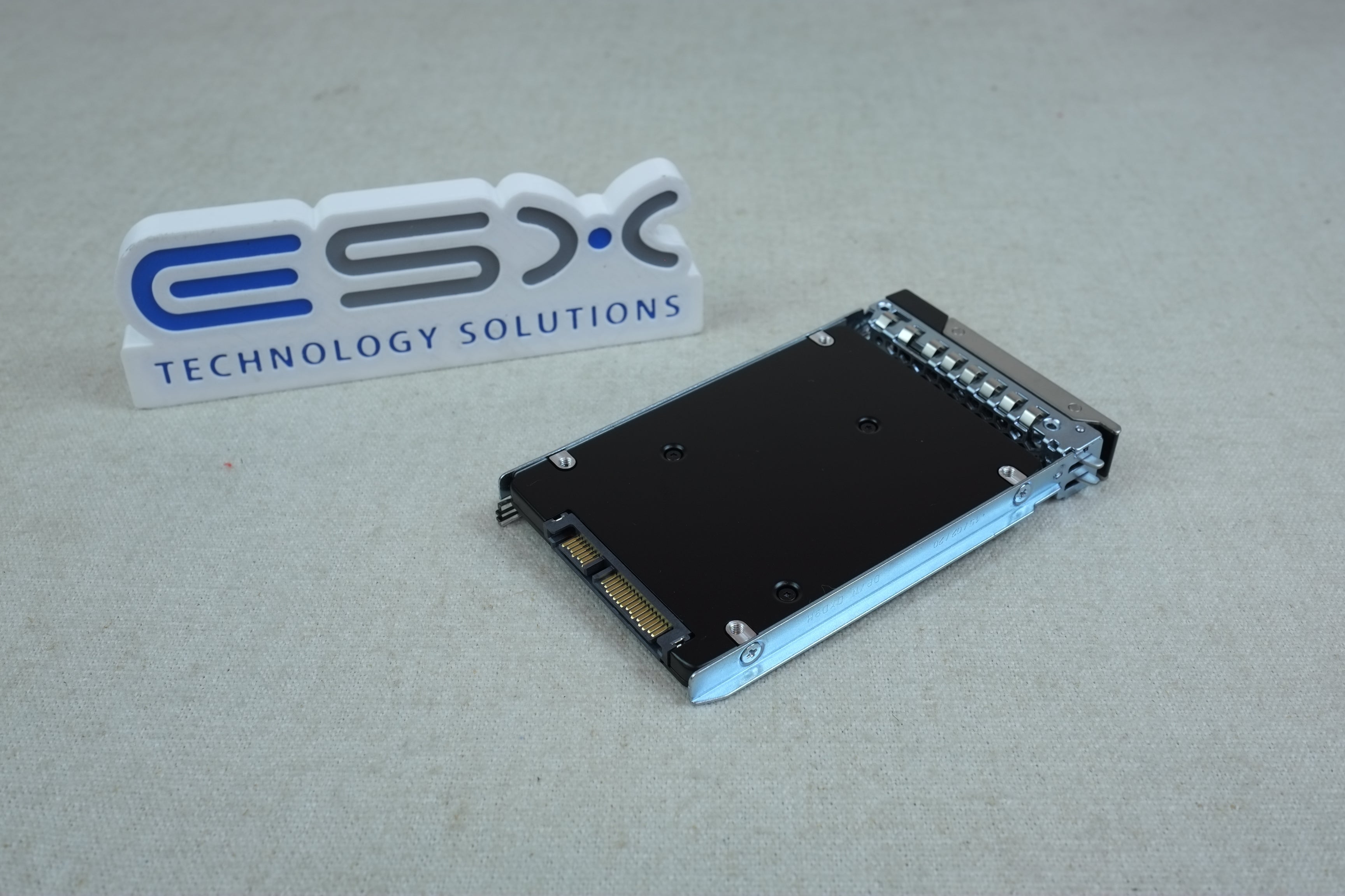 Dell YDHYX 960GB 6Gb/s 2.5” SATA Mix Use SSD Samsung MZ-7KH960A