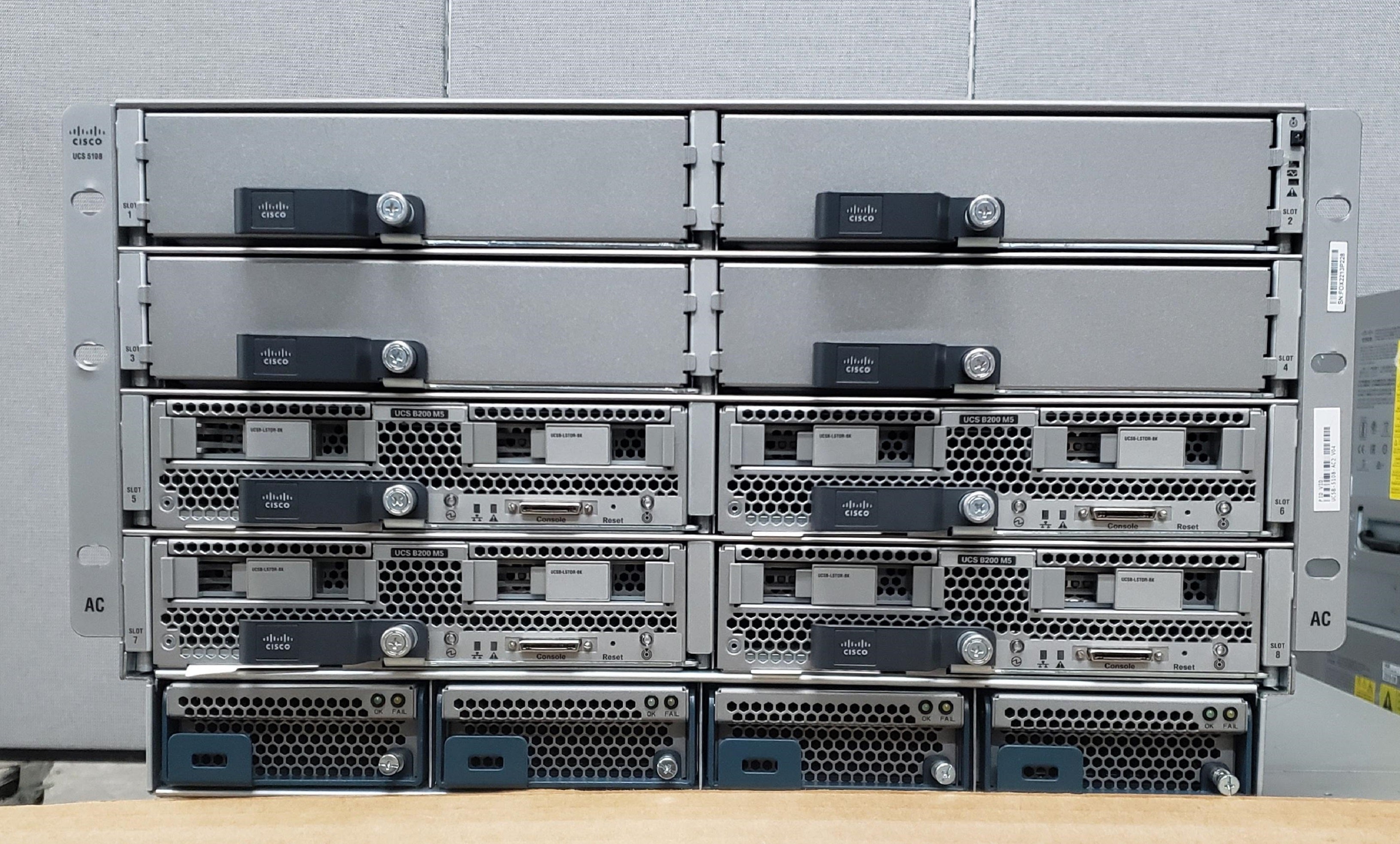 Cisco UCS 5108 Blade Enclosure 4x UCSB-B200-M5 2x 10C Gold 5115 2.4GHz 128GB RAM
