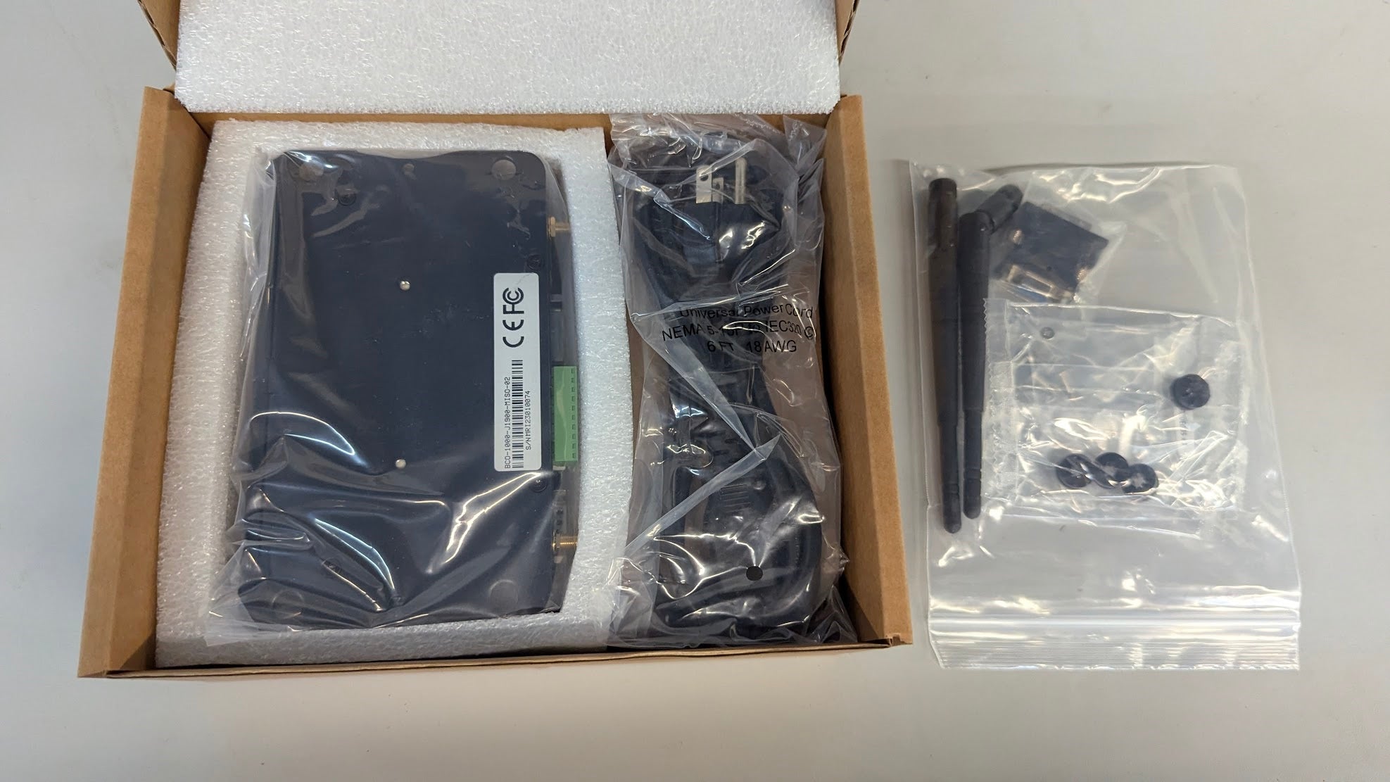 Premio INC Fanless Industrial Mini PC | Celeron J1900 | 240GB SSD | Ubuntu