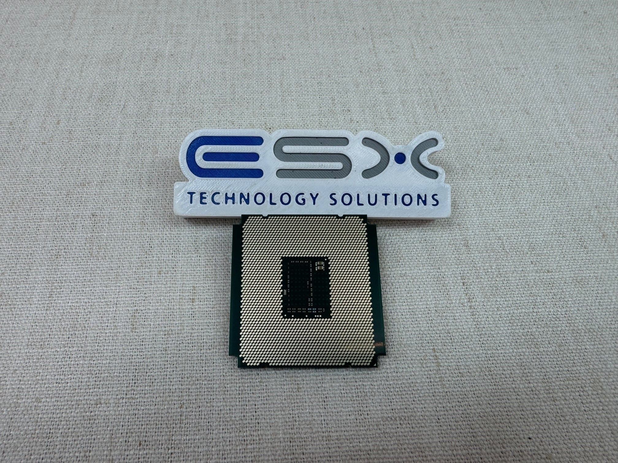 Intel Xeon 18-Core E5-2699v3 @ 2.3GHz 45MB 145W Processor SR1XD CPU