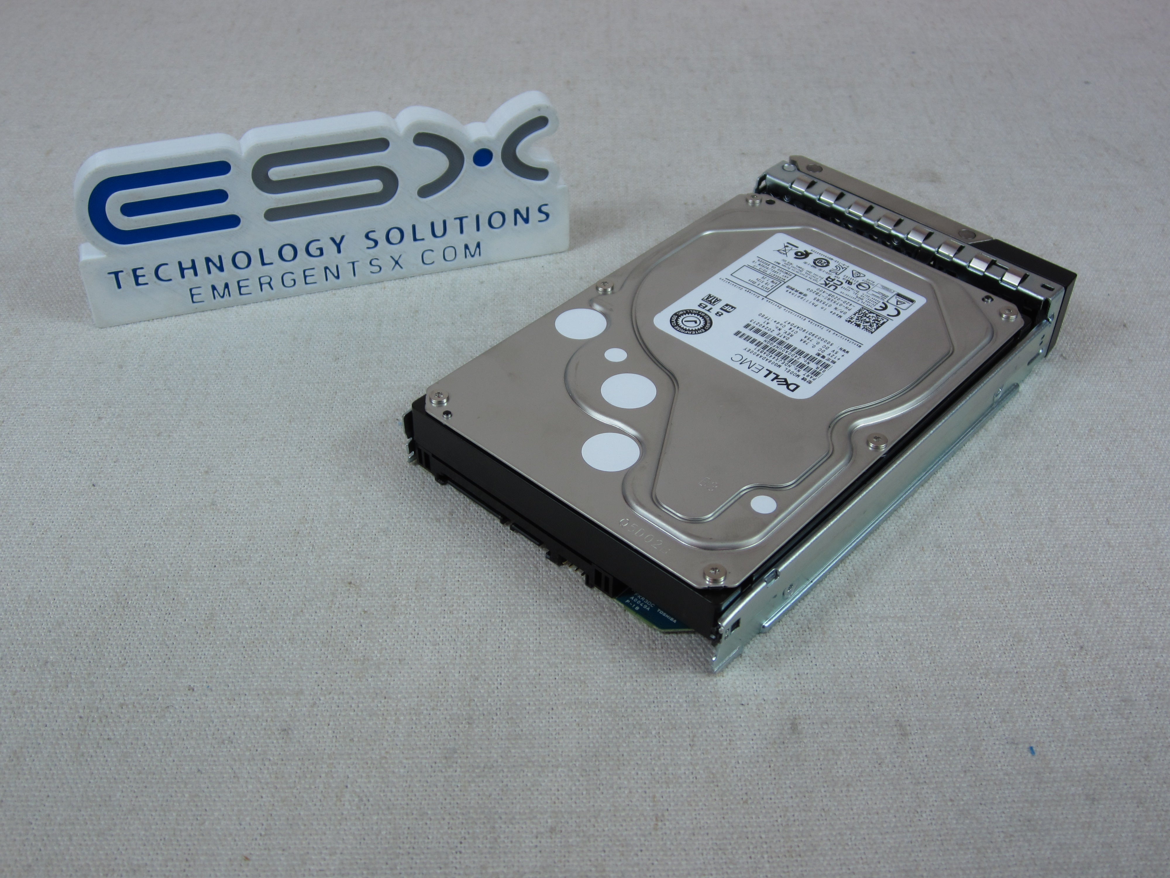 27 POH Dell T5XR5 8TB 7.2k 6Gb/s 3.5" SATA Hard Drive MG08ADA800EY 14/15G Tray