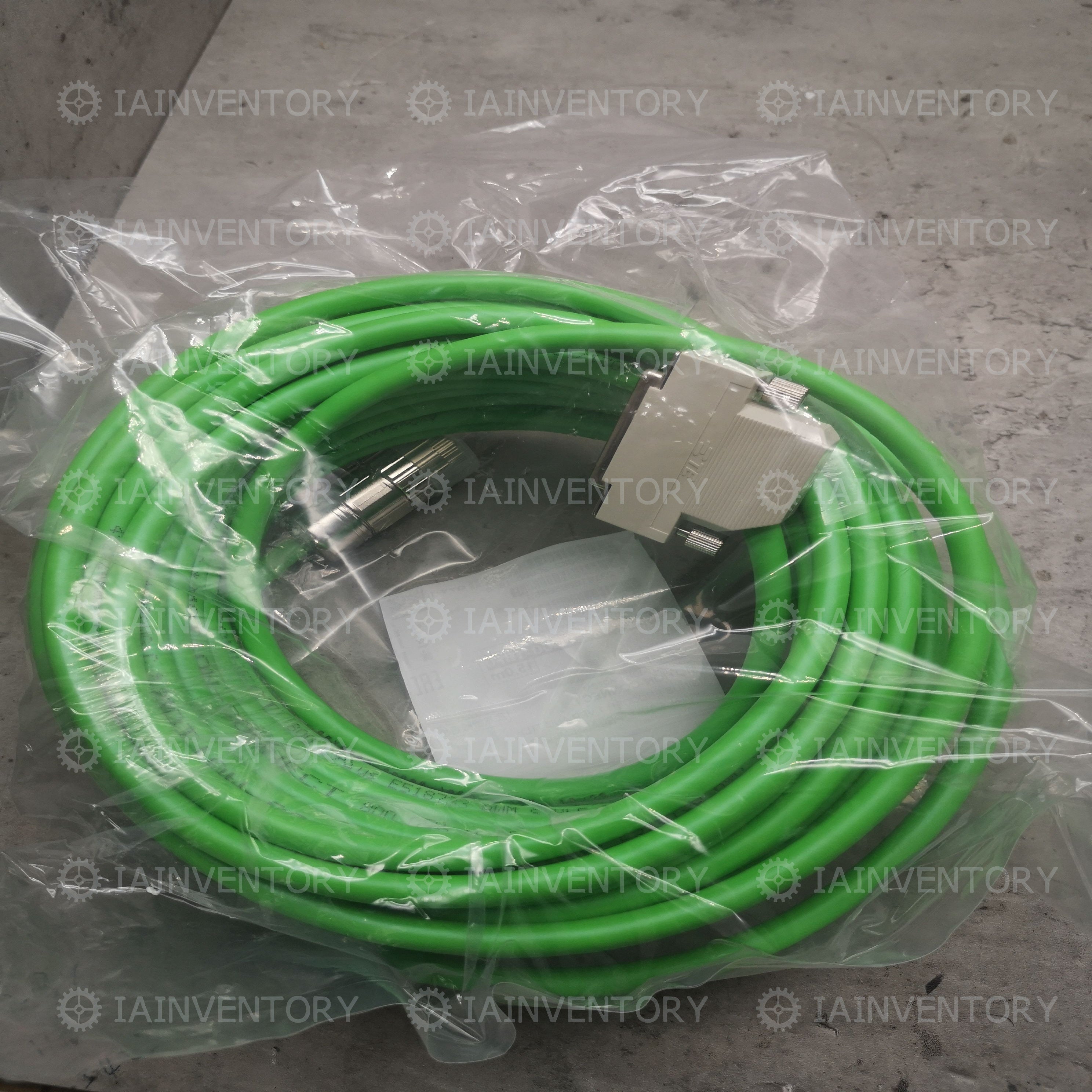 Siemens 6FX8002-2CG00-1BF0 Signal Cable 6FX8 002-2CG00-1BF0