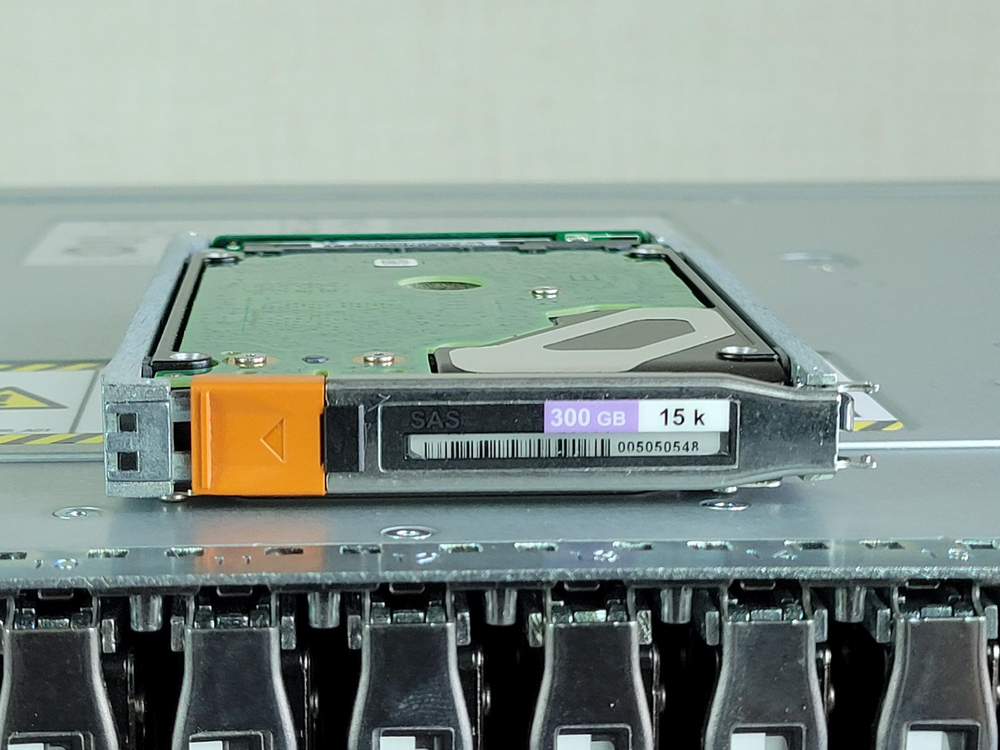 EMC VNX5400 with 2TB Flash & 40 x 300GB 15K w/ remote installation