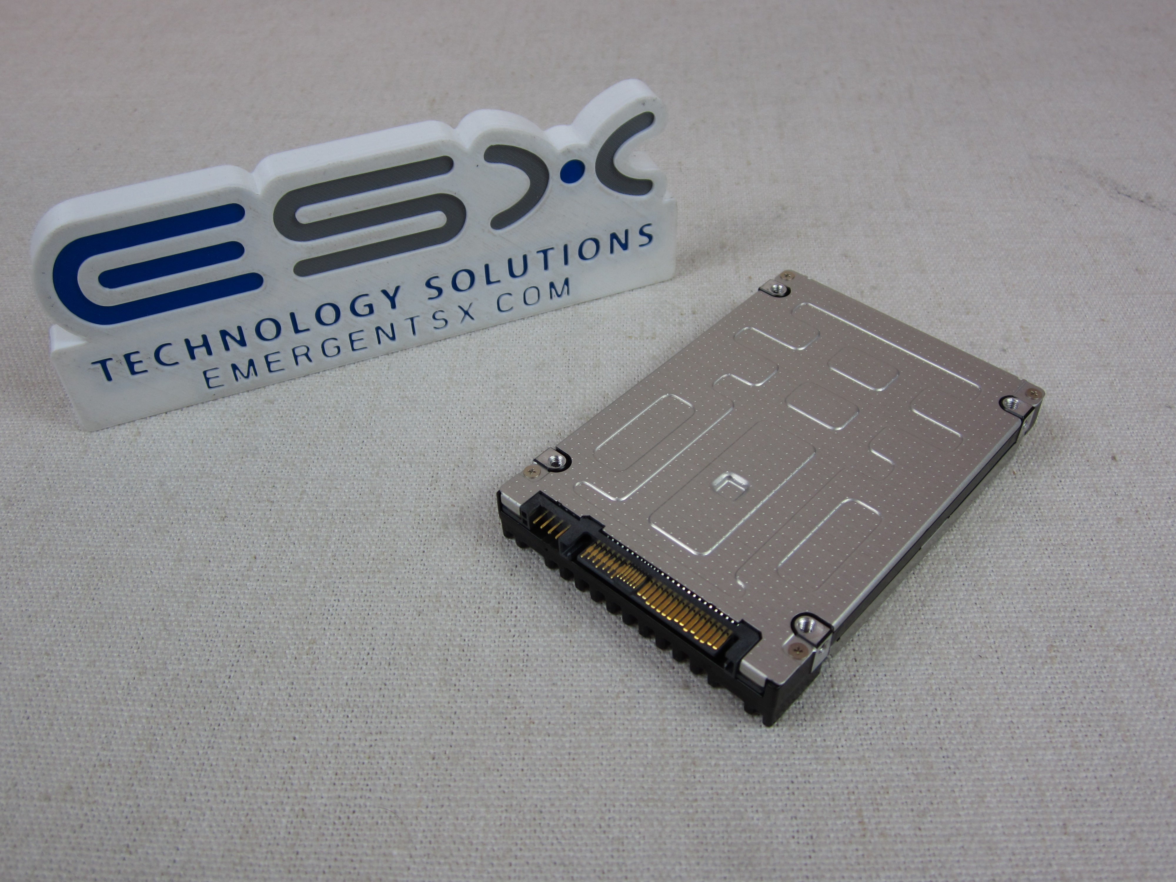 Dell MWGK7 960GB 12G 2.5" SAS RI SSD Toshiba PX05SRB096Y - No Tray 60-69% health