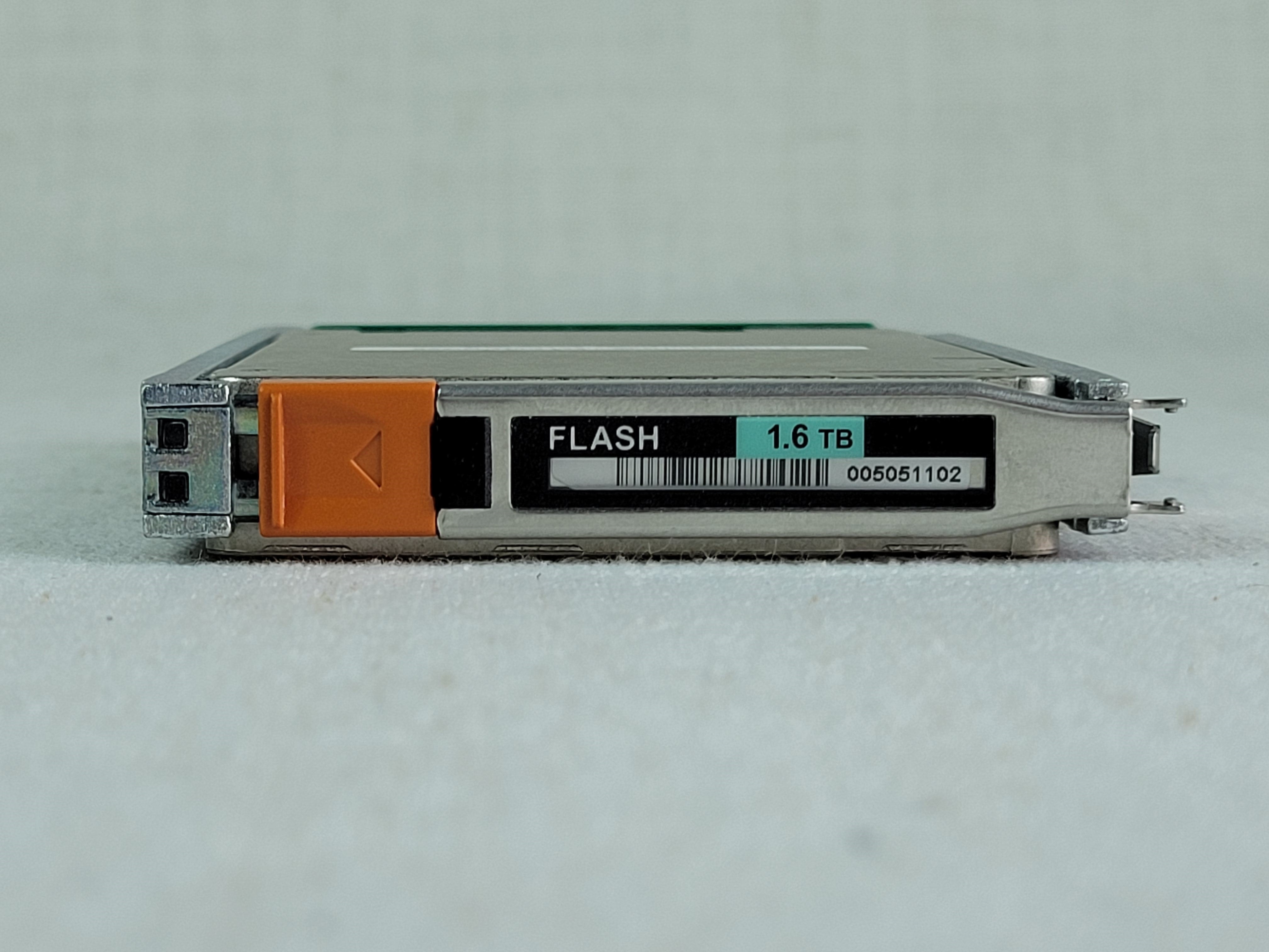 XTREMIO 1.6 TB 12Gb/s SAS SSD – PN: 005051102