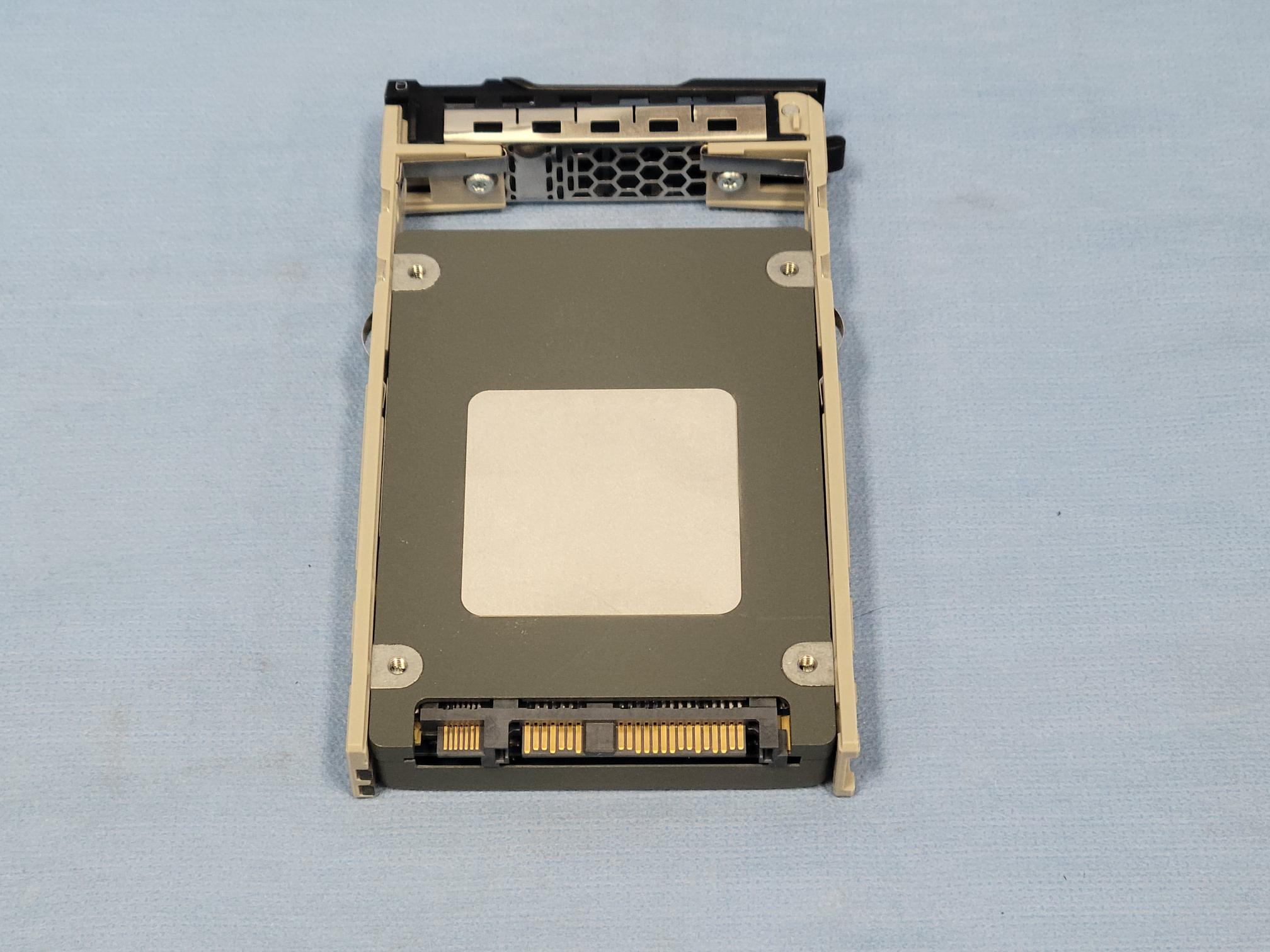 SanDisk Lightning 800GB 12Gb/s 2.5" SAS SSD - PN: SDLTODKM-800G-5CA1