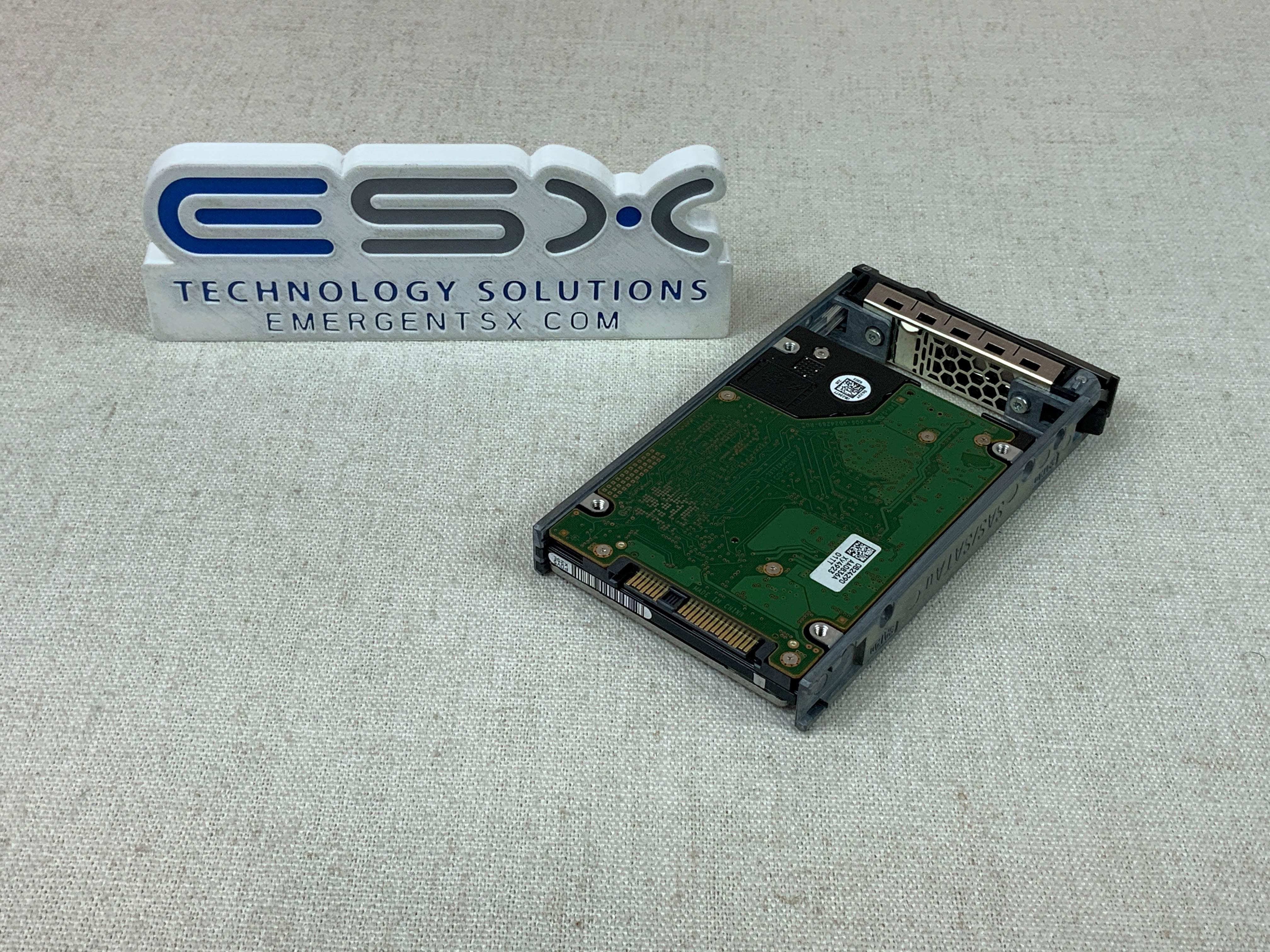 Dell P252M 300GB 10k 6Gb/s 2.5" SAS Hard Drive HUC103030CSS600 w/ 12G Tray