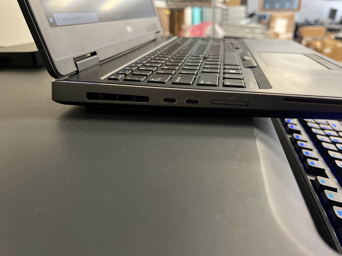 Dell Precision 7530 15.6" Core i7-8850H 64GB 1TB NVIDIA Quadro P3200