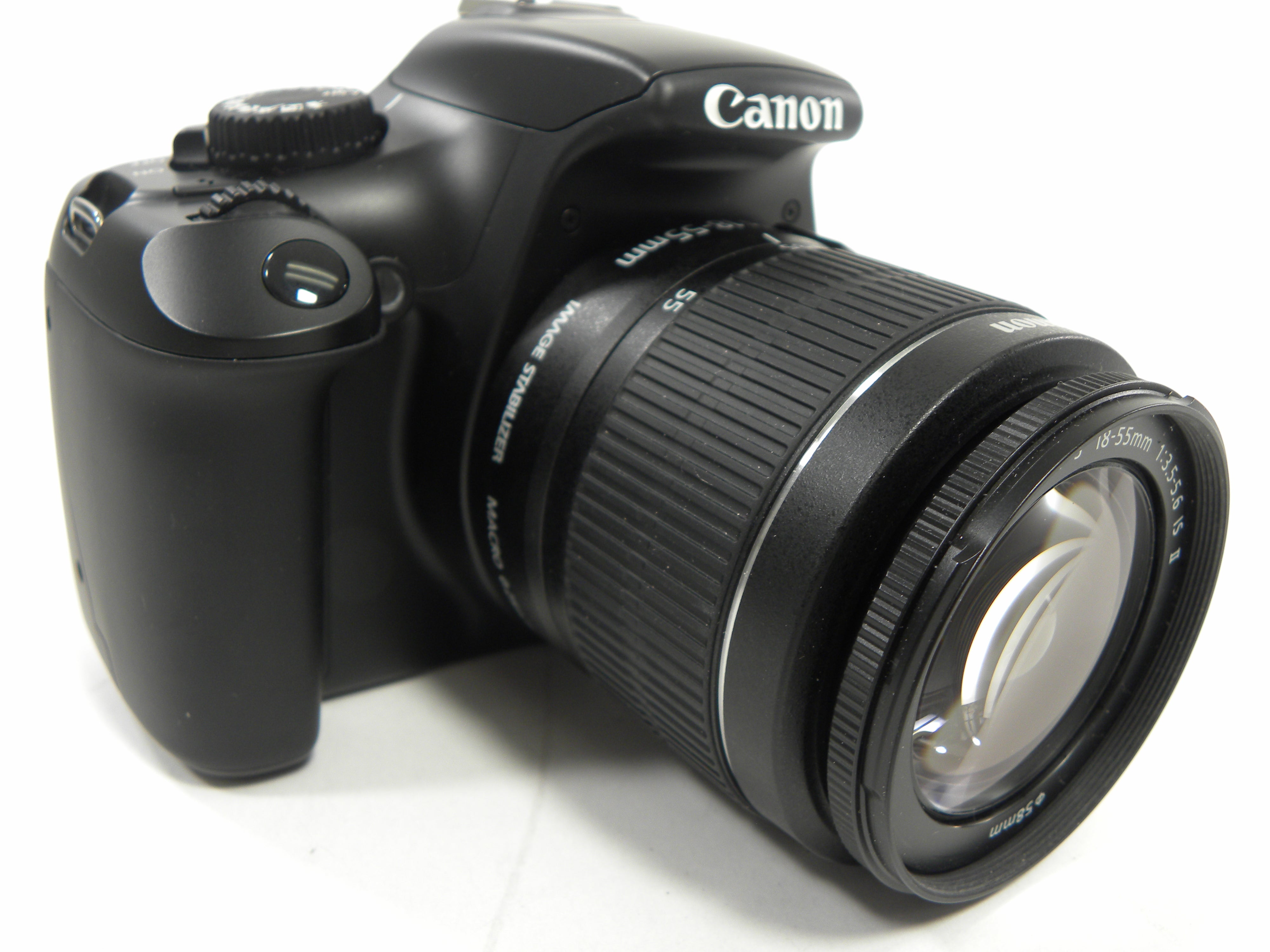 Canon EOS Rebel T3 18mp Digital SLR w/EF-S 18-55 IS II Shutter Ct. 119