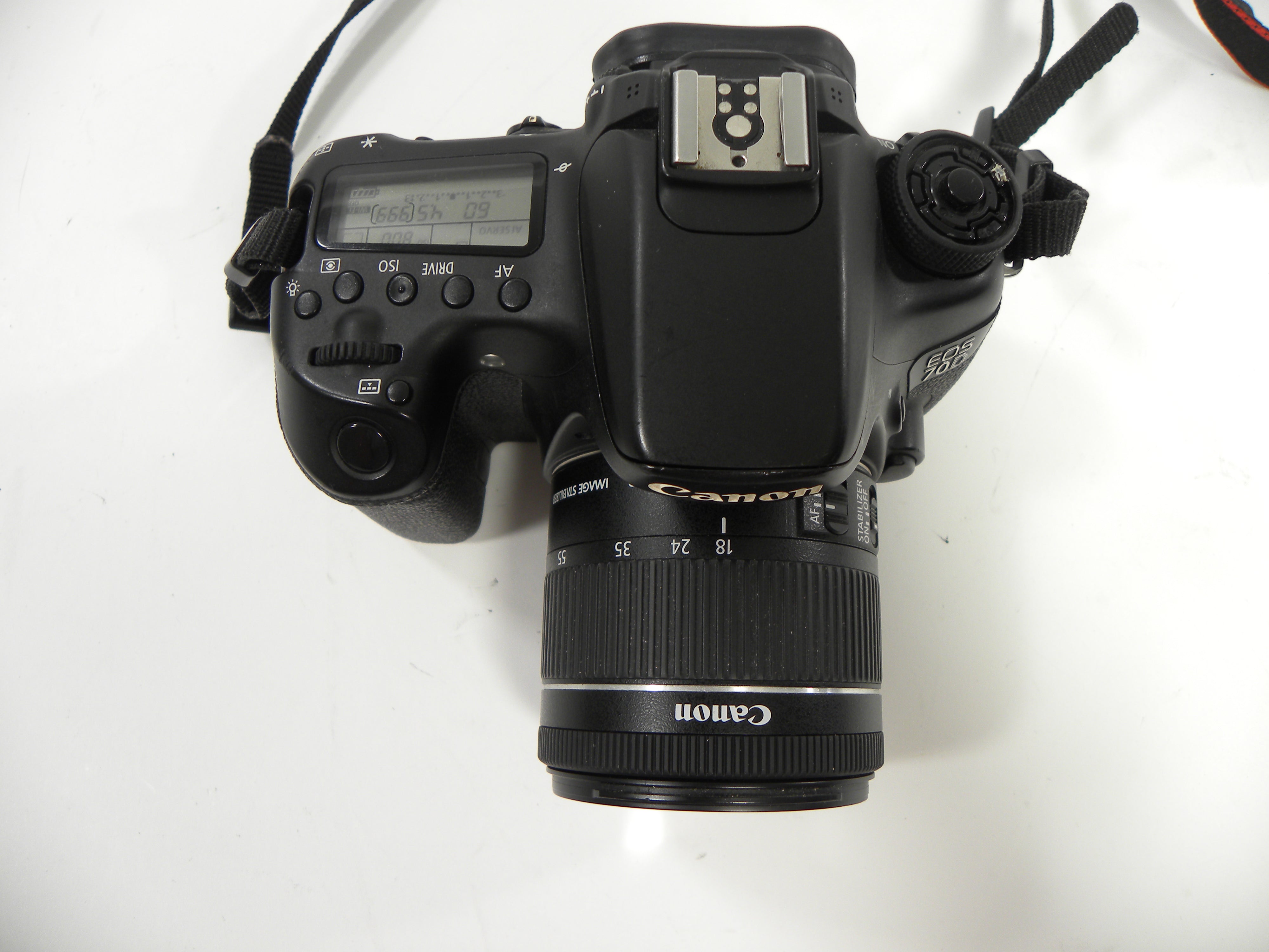 Canon EOS 70D 20.2 mp Digital SLR w/EF-S 18-55 IS STM Shutter Ct. 81,423