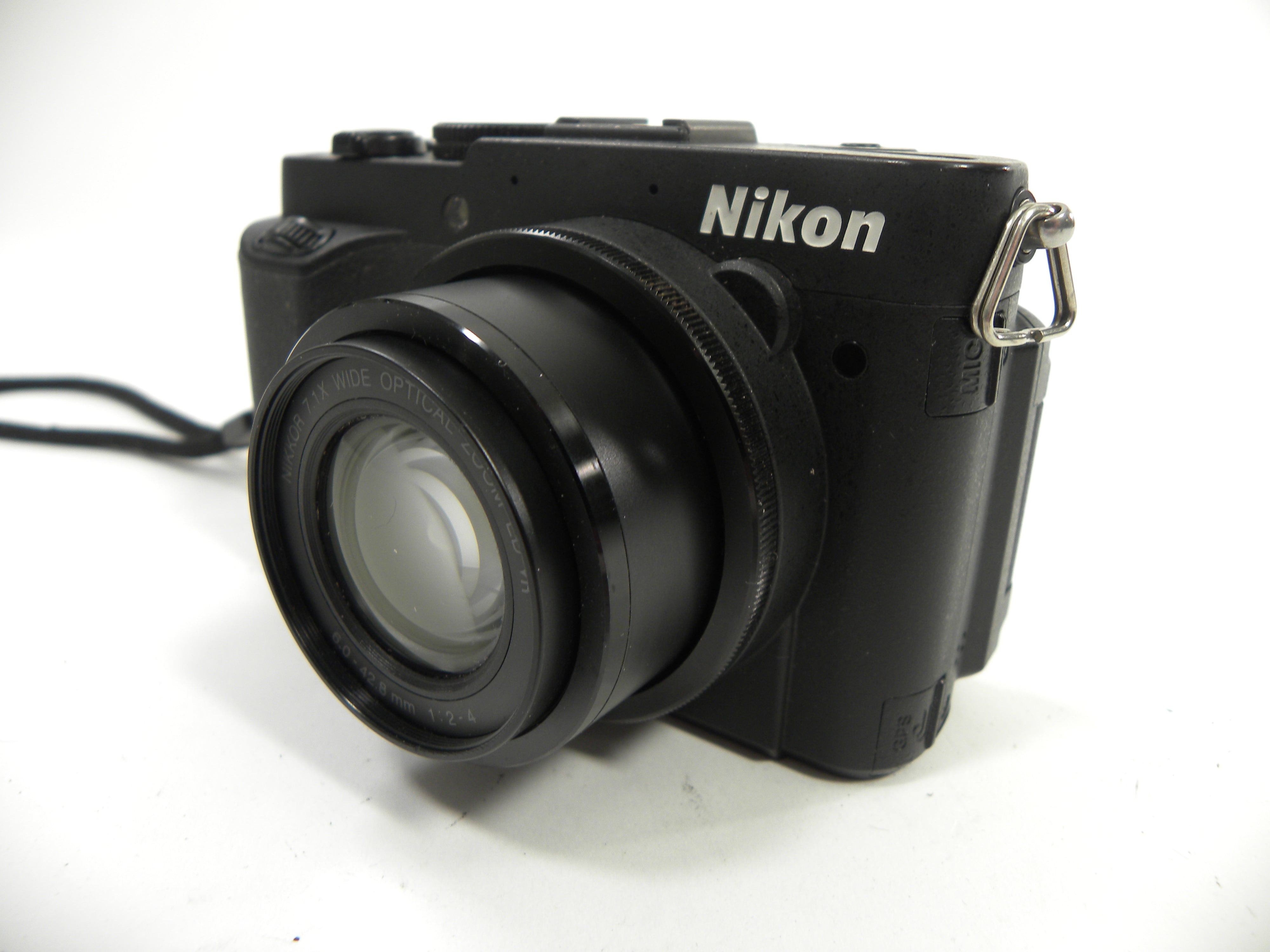 Nikon Coolpix P7700 12.2mp Digital Camera