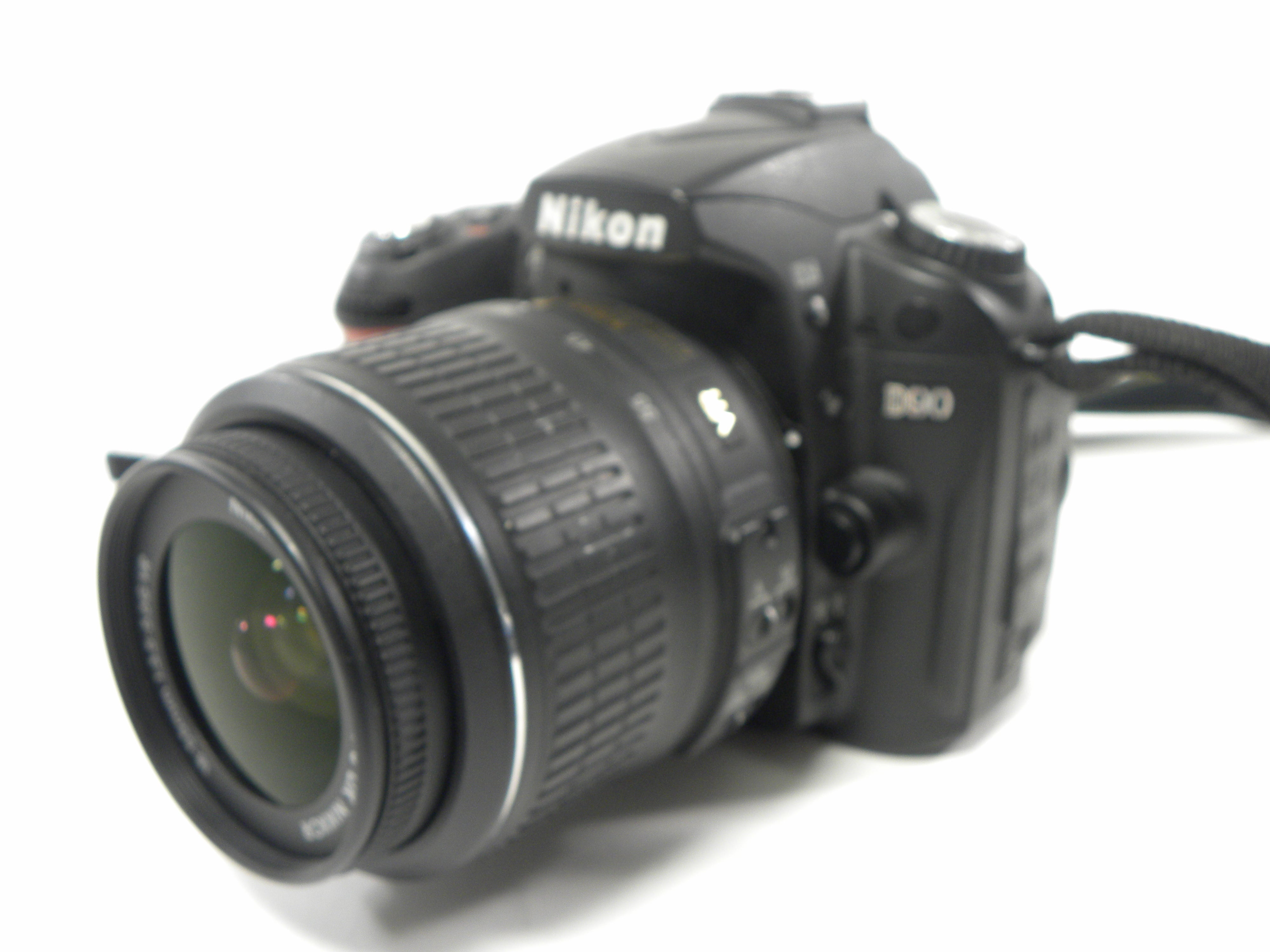 Nikon D90 12.3mp Digital SLR w/AF-S DX VR 18-55mm Shutter Ct. 6,622