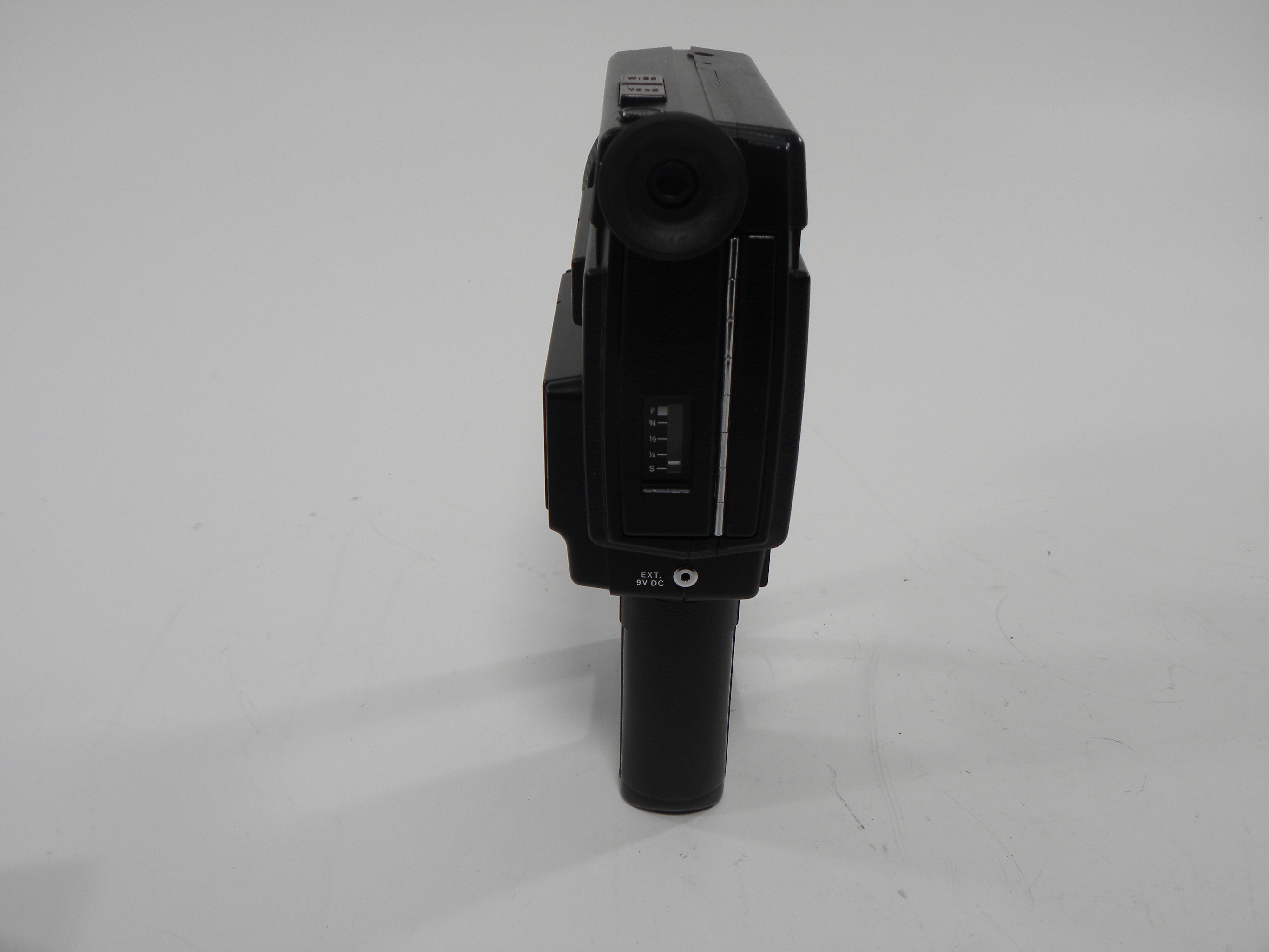 Minolta XL-660 8mm Sound Video Camera  UNTESTED!