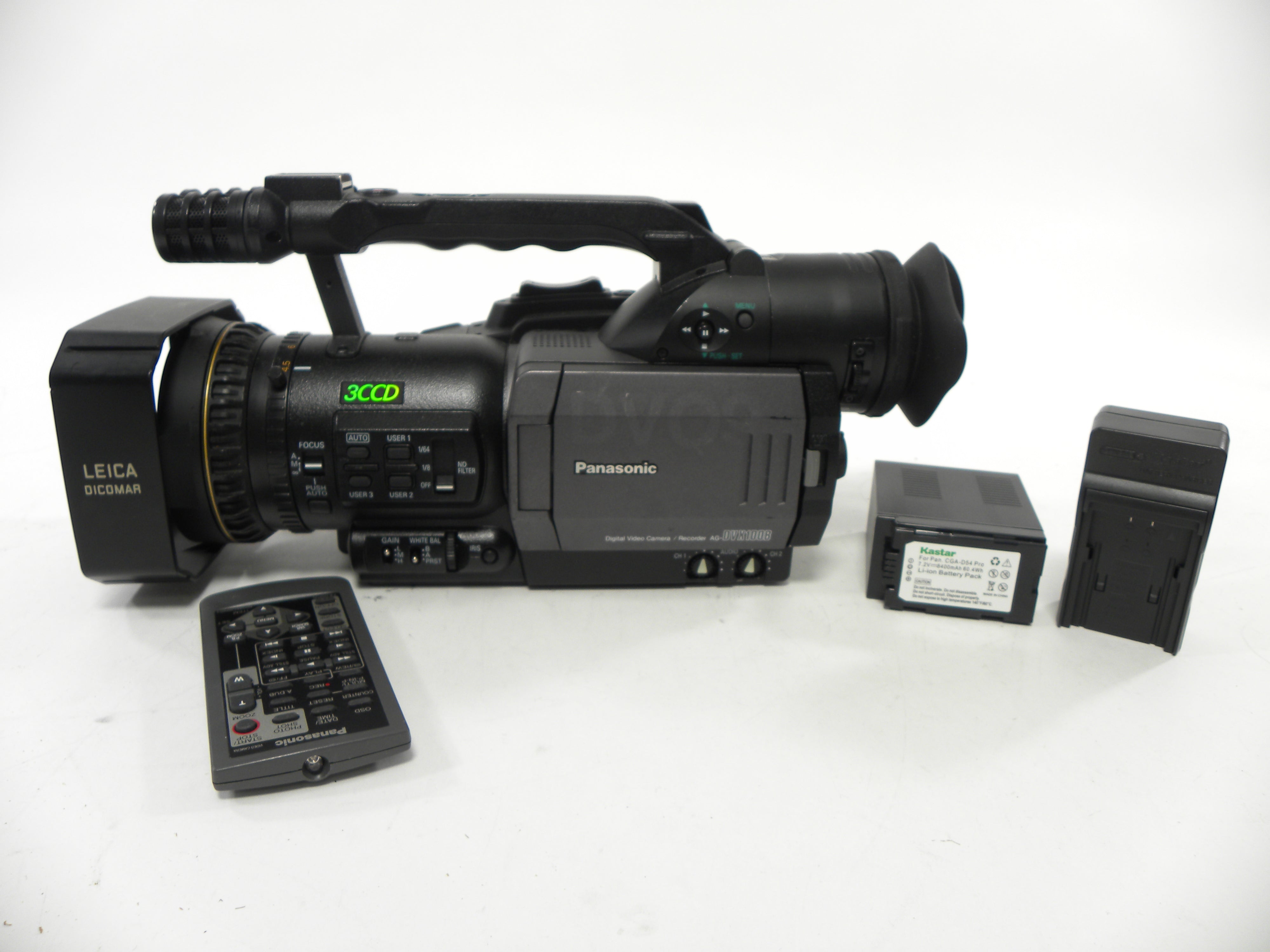 Panasonic AG-DVX100BP 3CCD Mini DV Camcorder