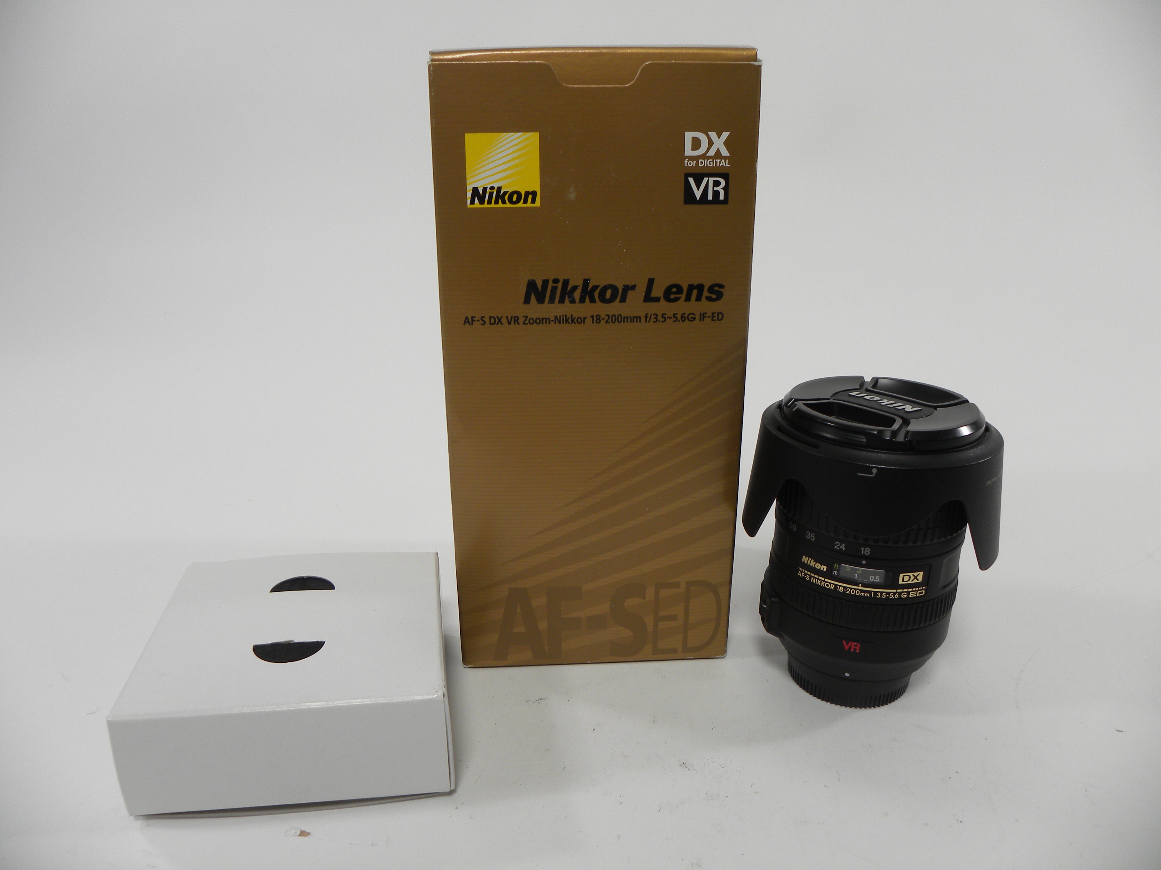 Nikon AF-S Nikkor DX VR ED IF 18-200mm f3.5-5.6G