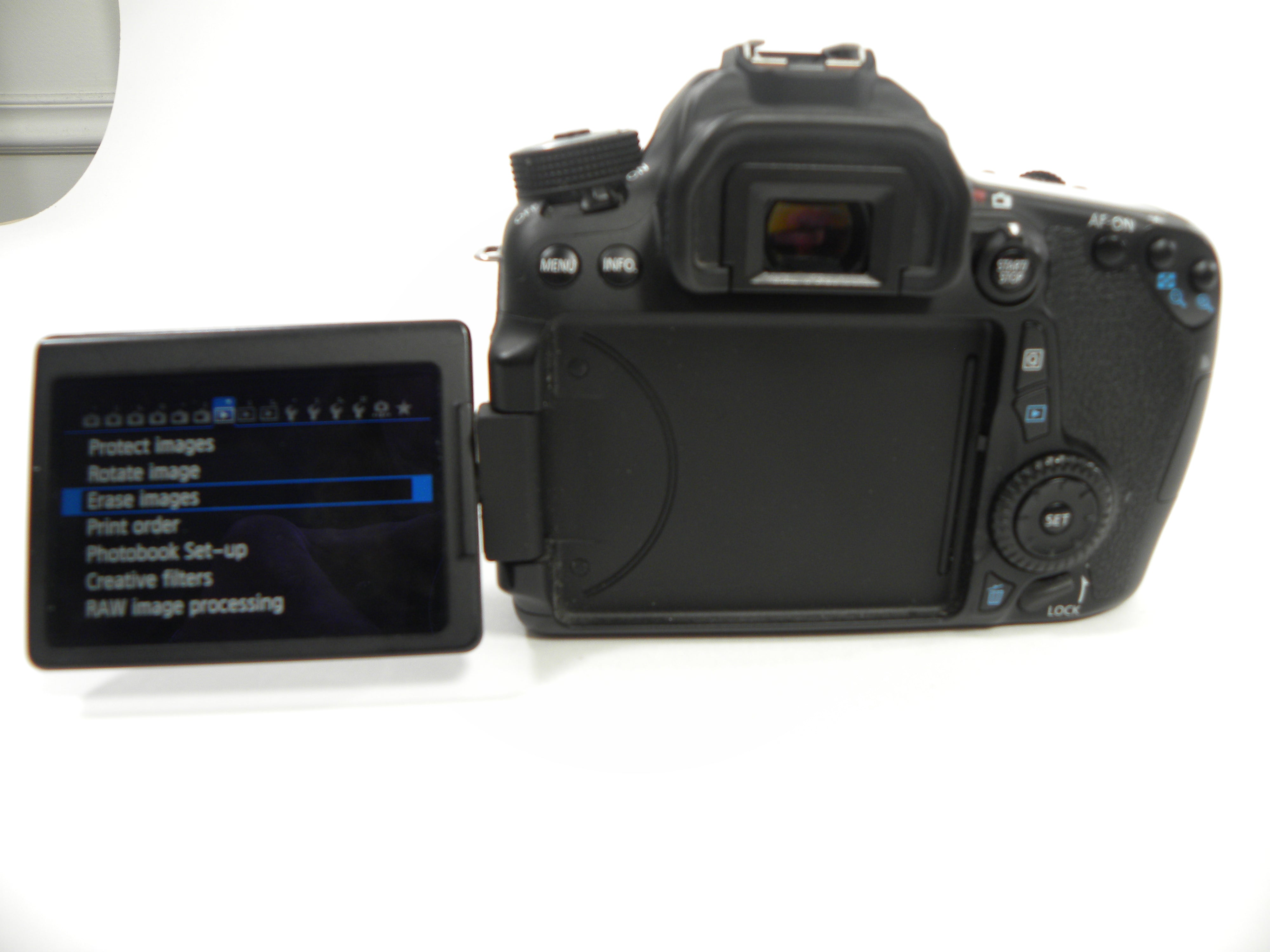 Canon 70D 20mp Digital SLR Body Only Shutter ct. 54,471