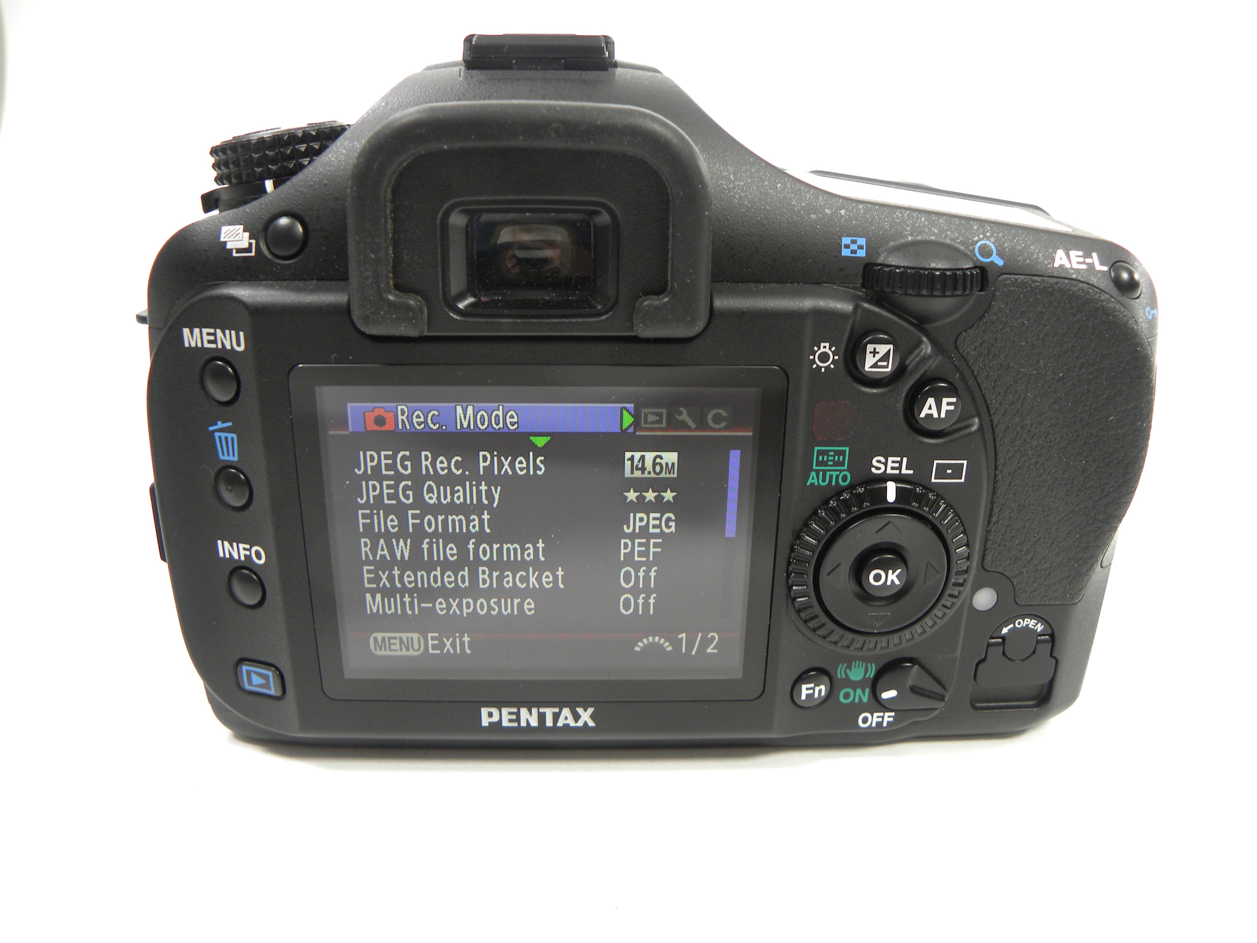 Pentax K20D 14.6mp Digital SLR w/Pentax-DA SMC 18-55mm Shutter Ct. 155