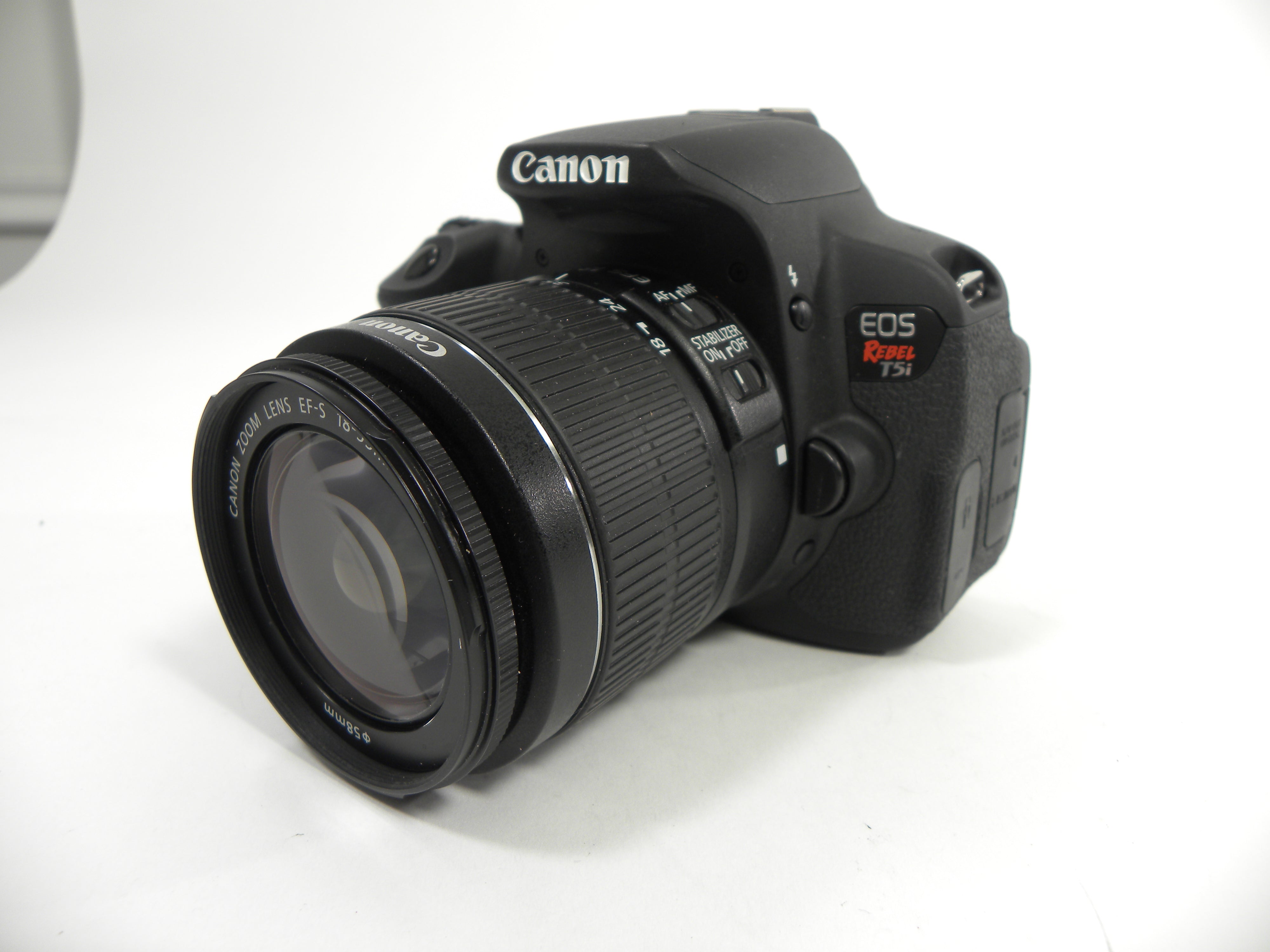 Canon EOS Rebel T5i 18.0mp Digital SLR w/EF-S 18-55 IS II Shutter Ct. 4,669