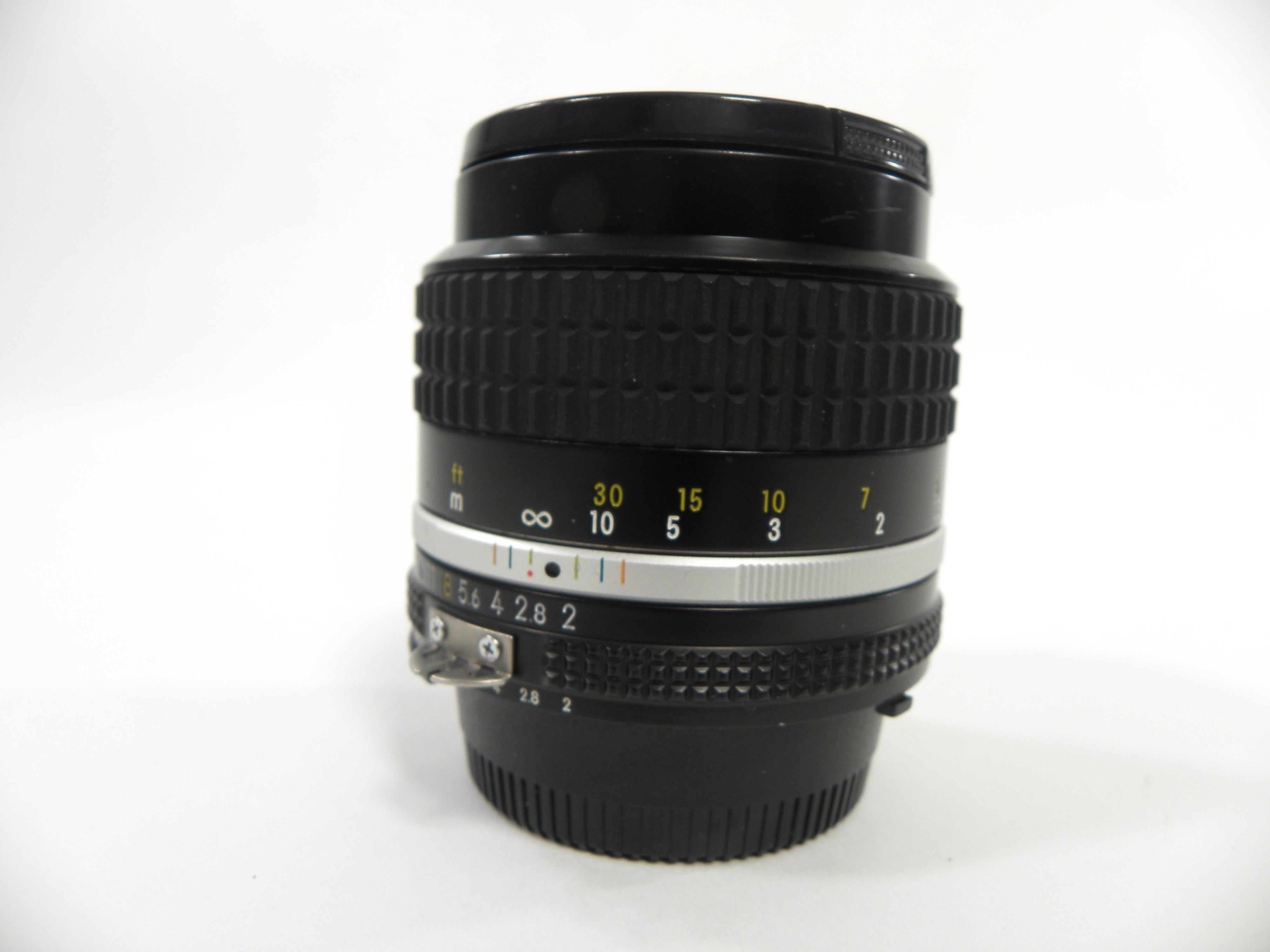 Nikon Nikkor 85mm f2 F Mount Lens