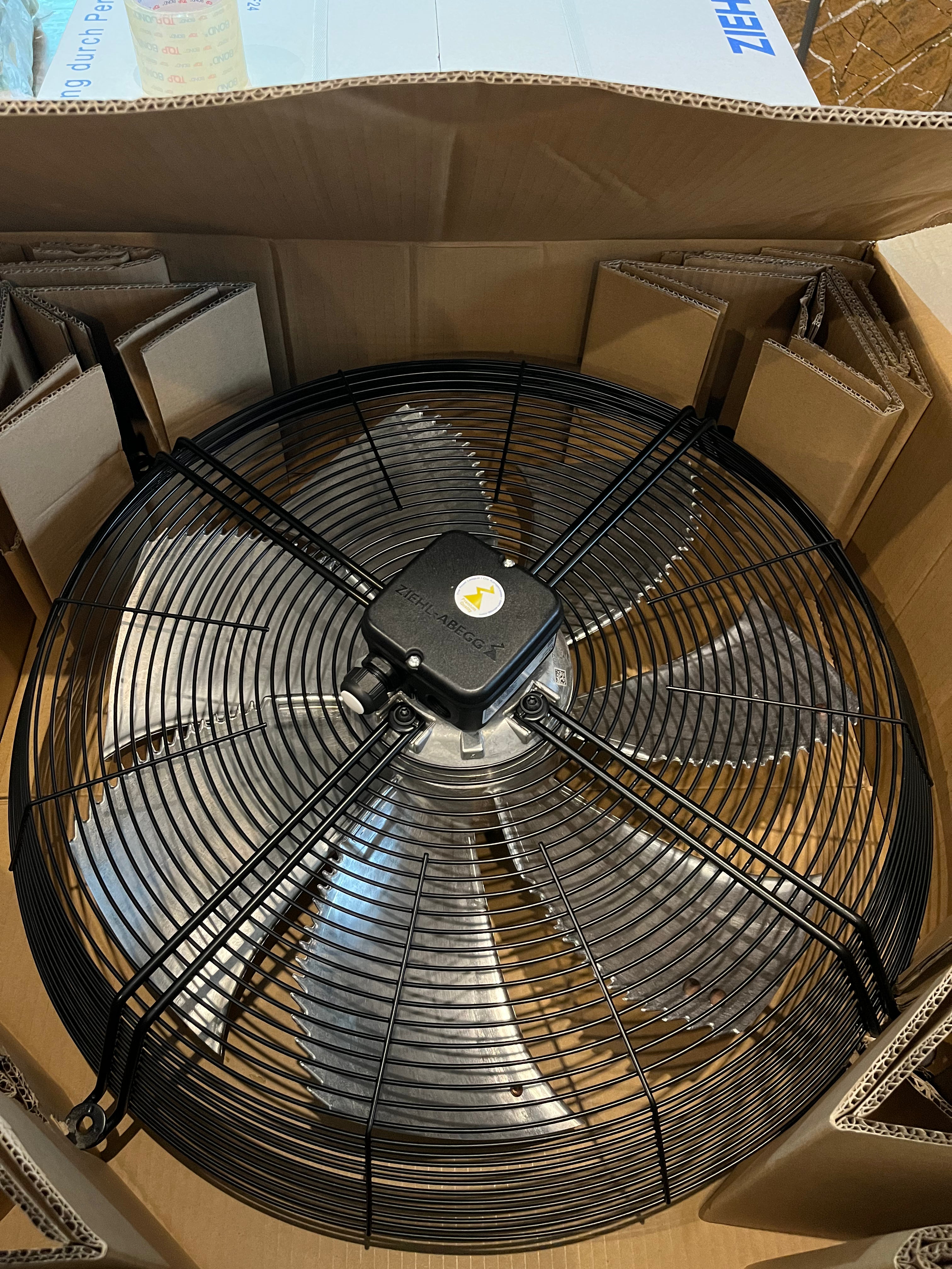 FN056-VDK.4M.V7P2  ZIEHL-ABEGG Axial Fan 400V 1.55/0.58kW 1.1/2.7A 910/1430rpm