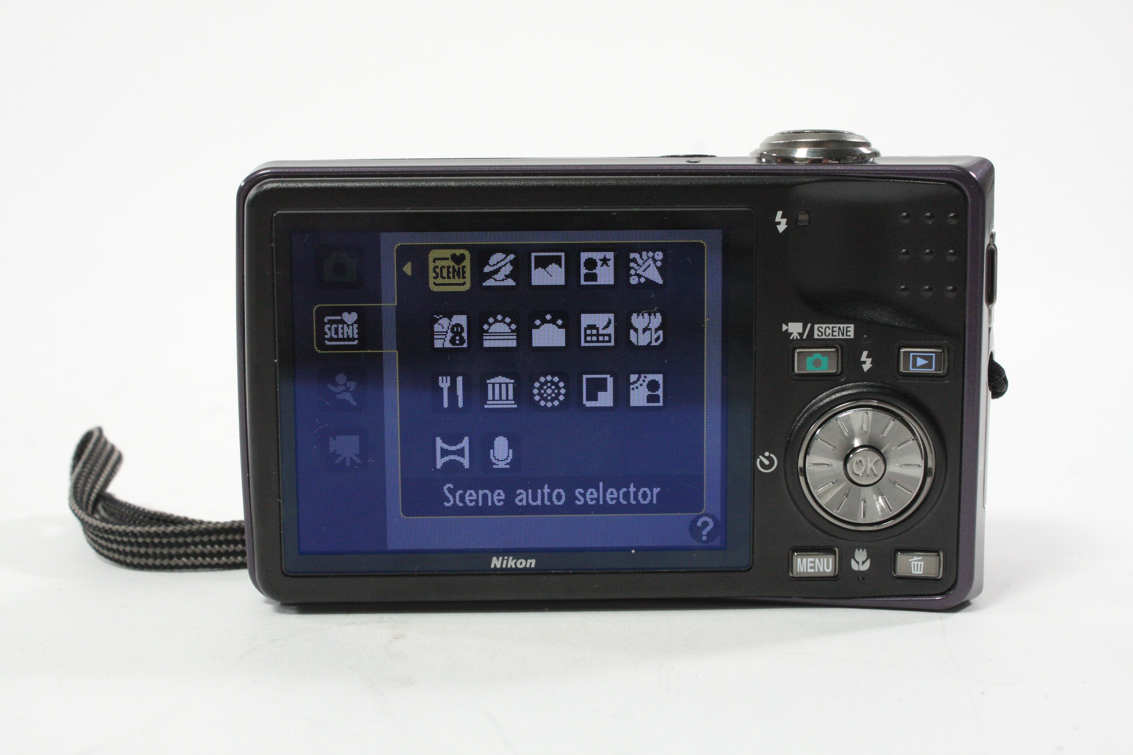 Nikon Coolpix S630 Digital Point-and-Shoot 7x Zoom 12.0mp (Purple)